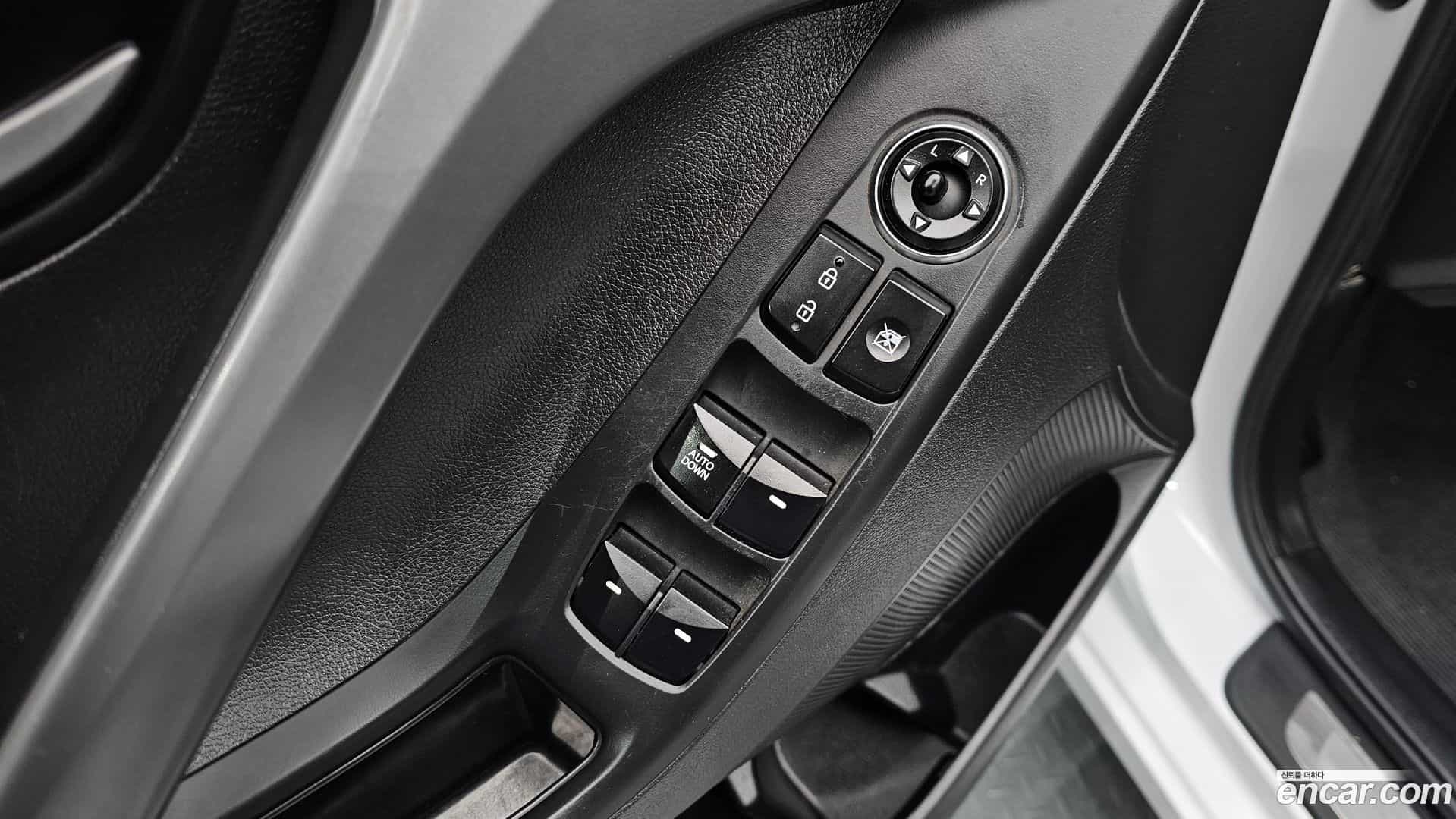 AVANTE Hyundai 2014.6-OPTION-016