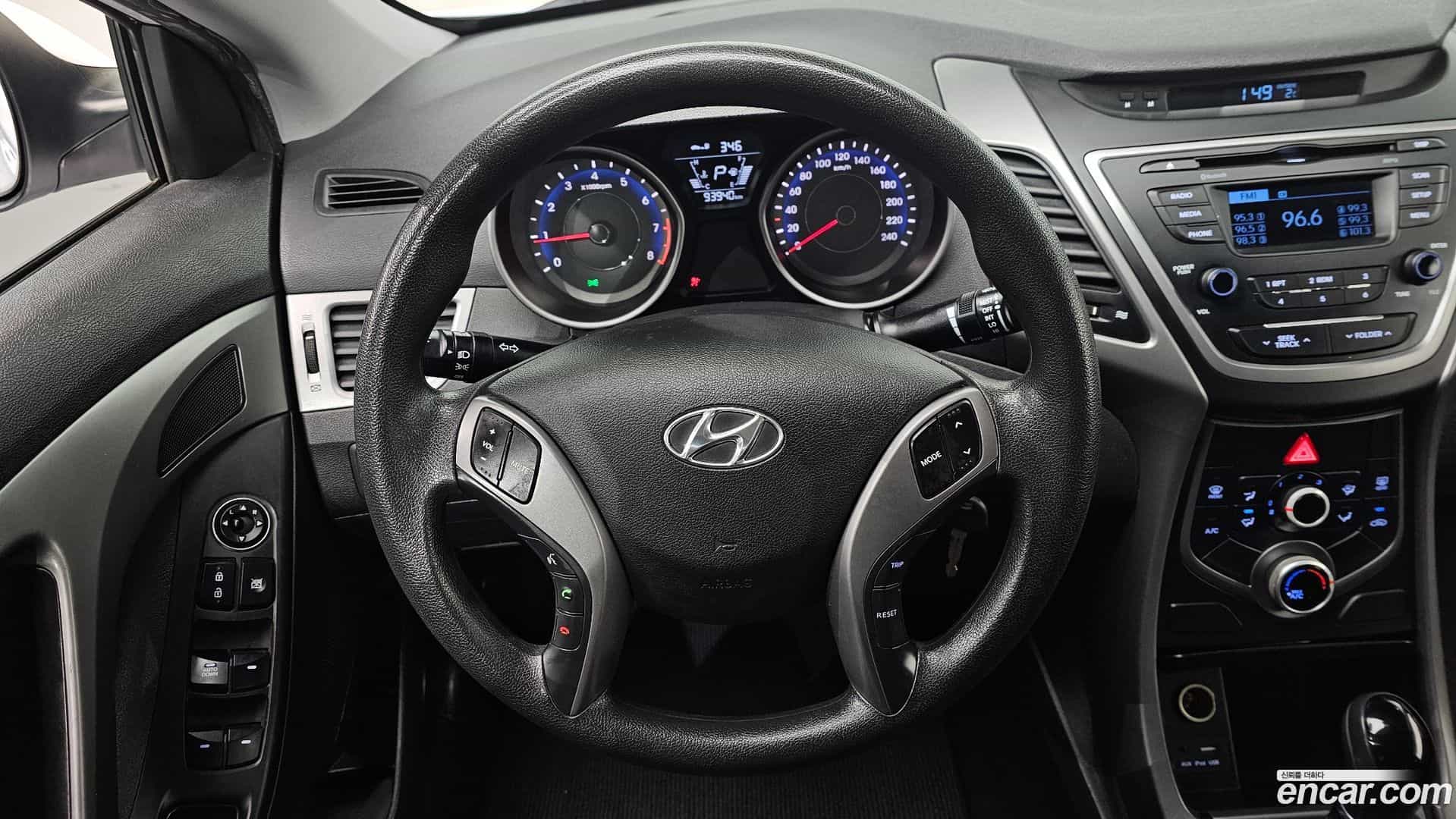 AVANTE Hyundai 2014.6-OPTION-018