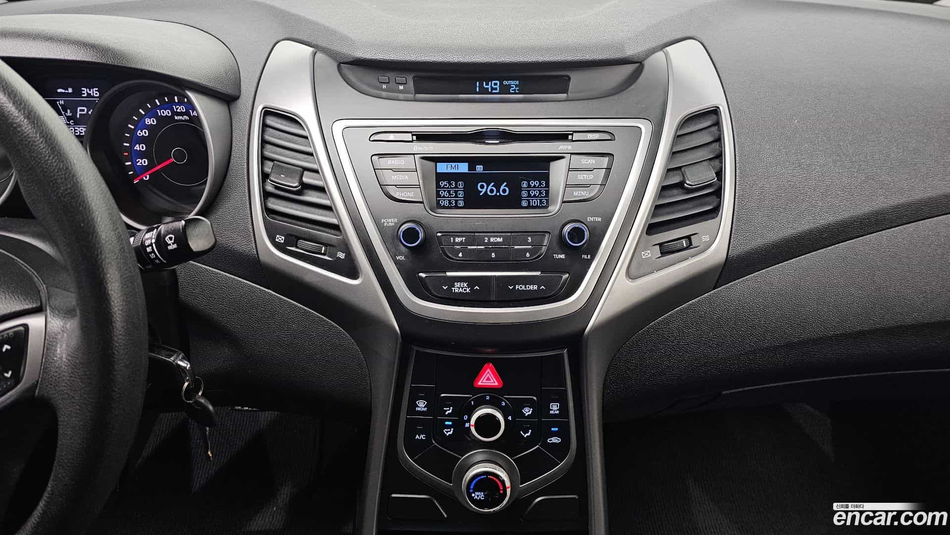 AVANTE Hyundai 2014.6-OPTION-024