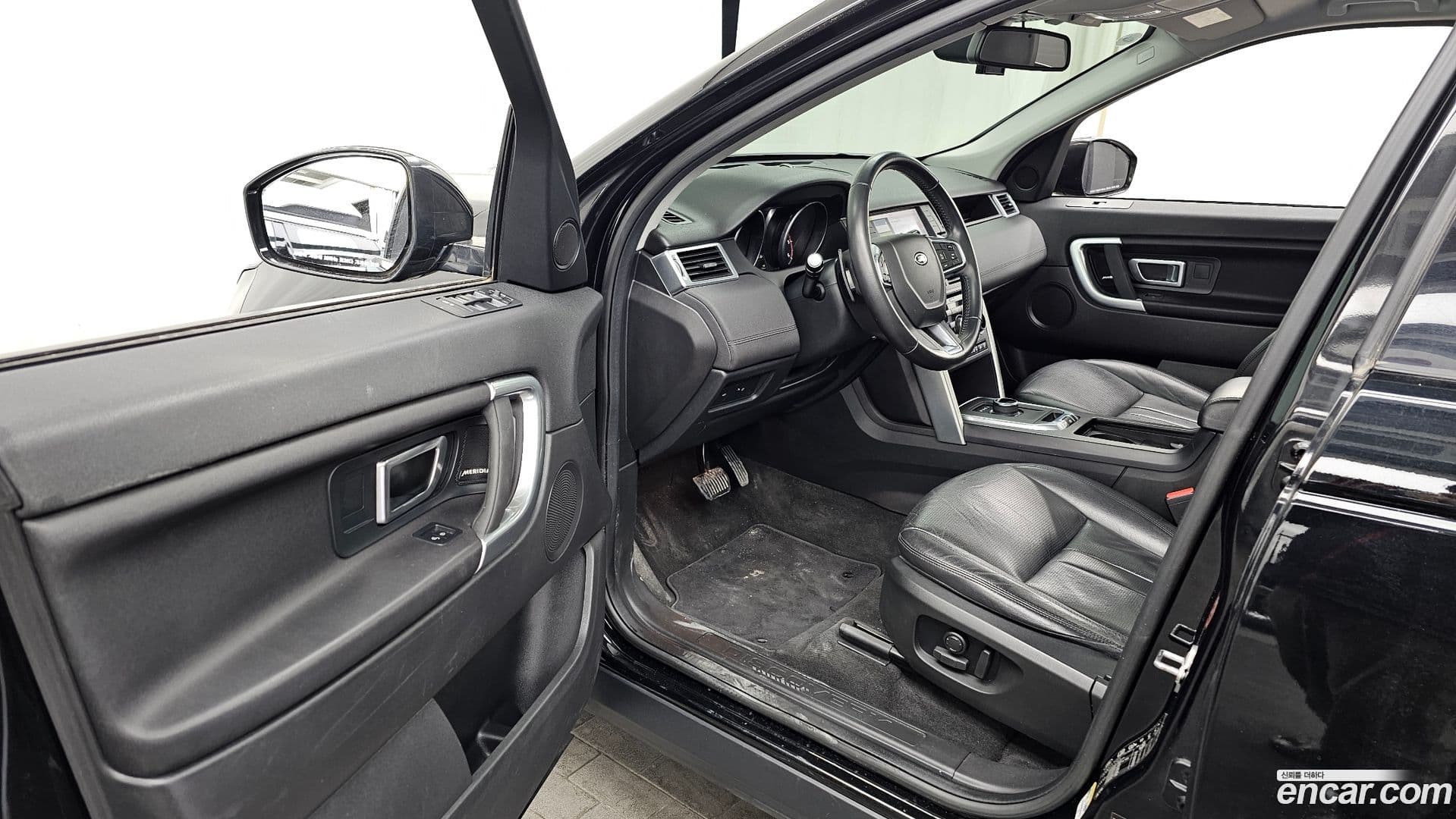 Main__Slider__Photo:Discovery Sport Land Rover 2017.11-9