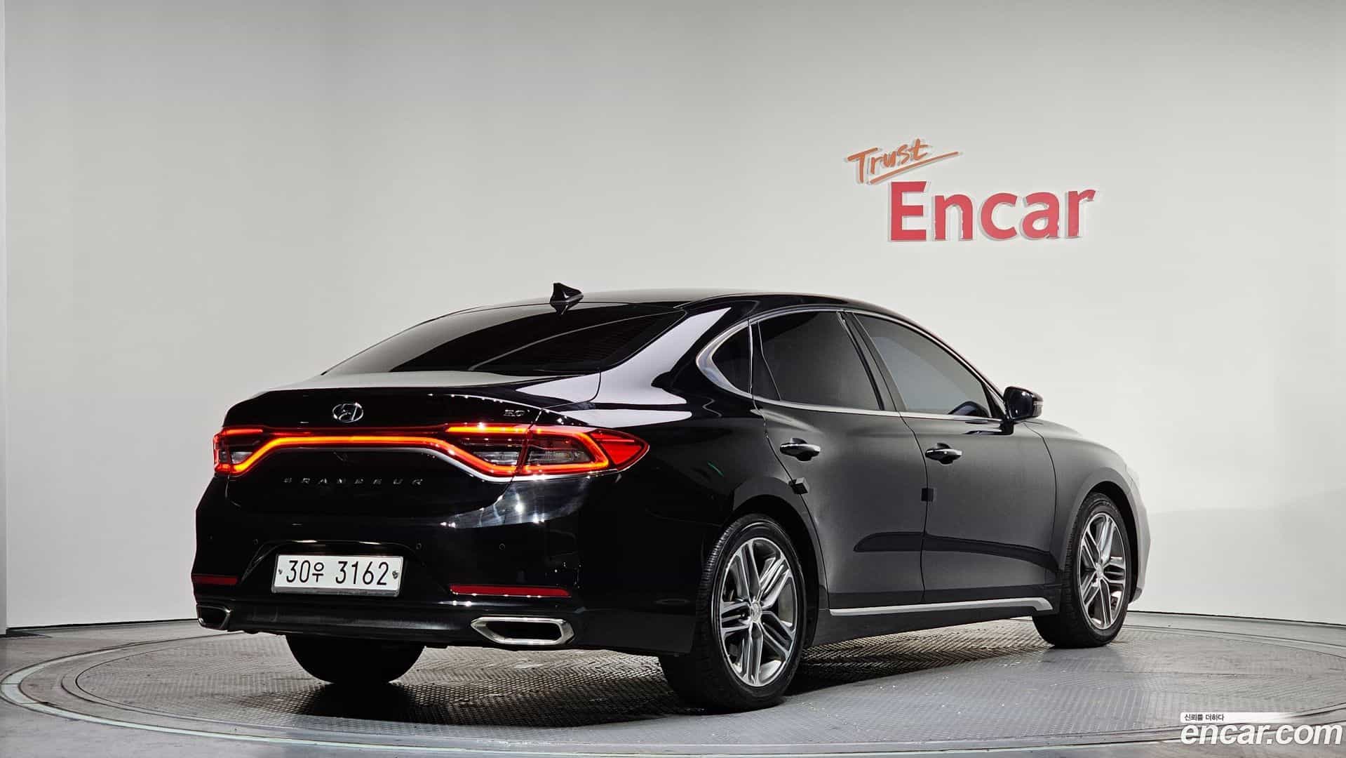 Grandeur Hyundai 2018.1-OUTER-002