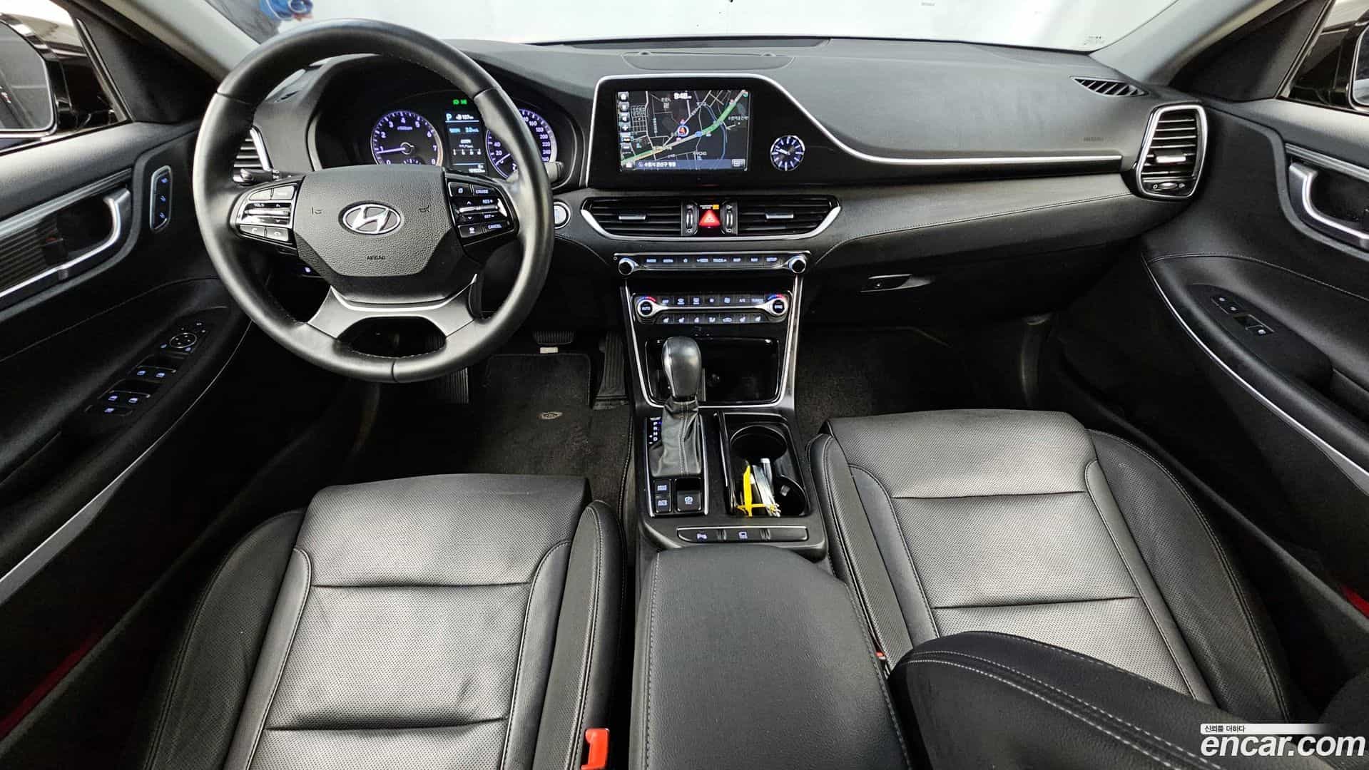 Grandeur Hyundai 2018.1-INNER-007