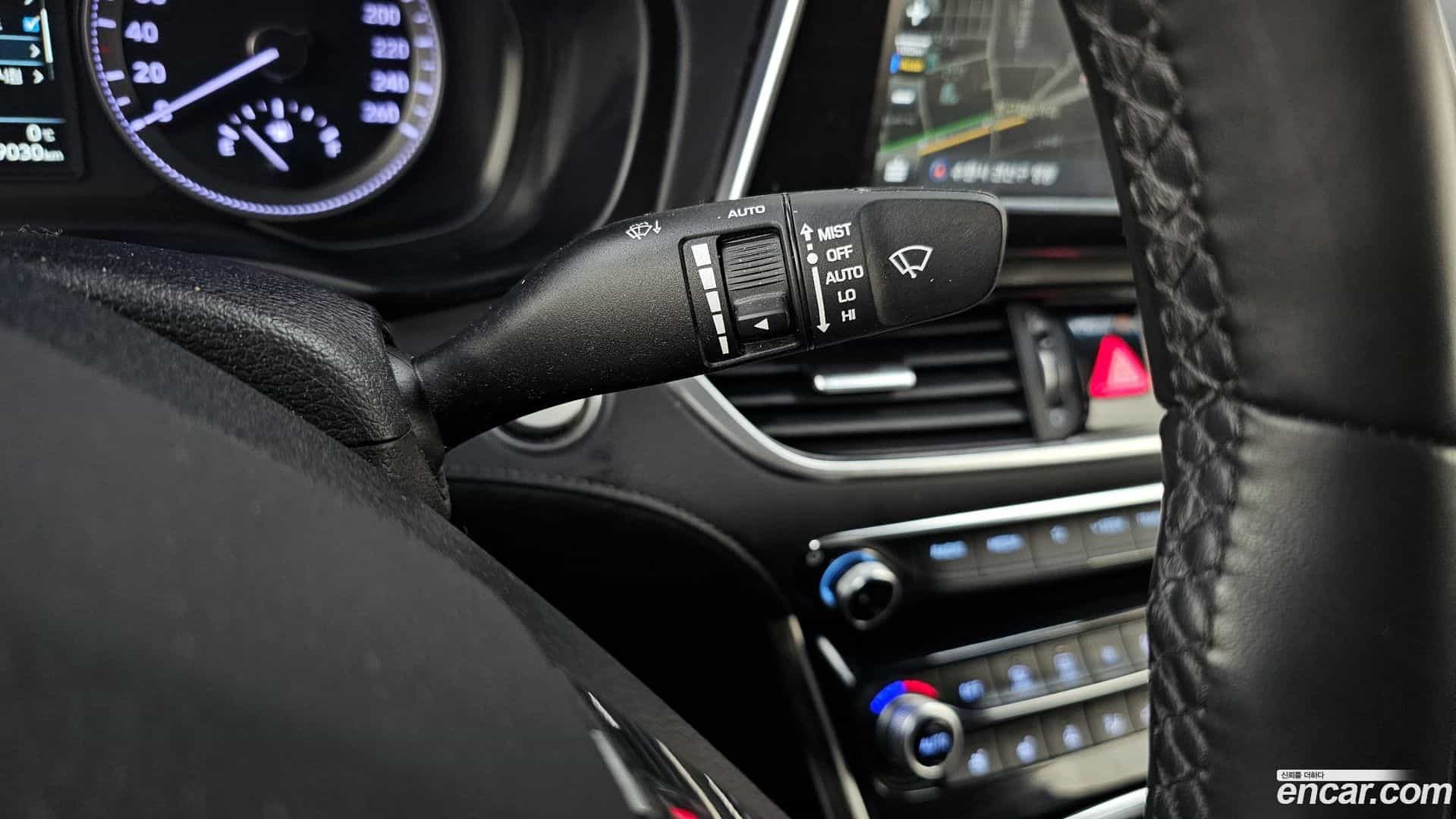 Grandeur Hyundai 2018.1-OPTION-019