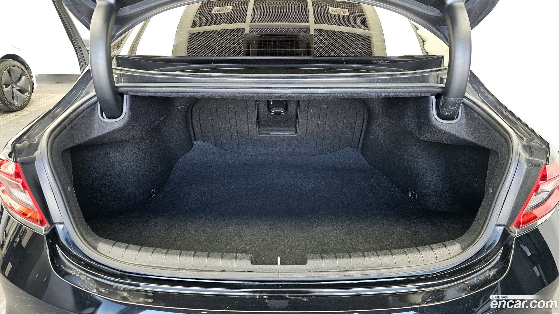 Main__Slider__Photo:Grandeur Hyundai 2018.1-19