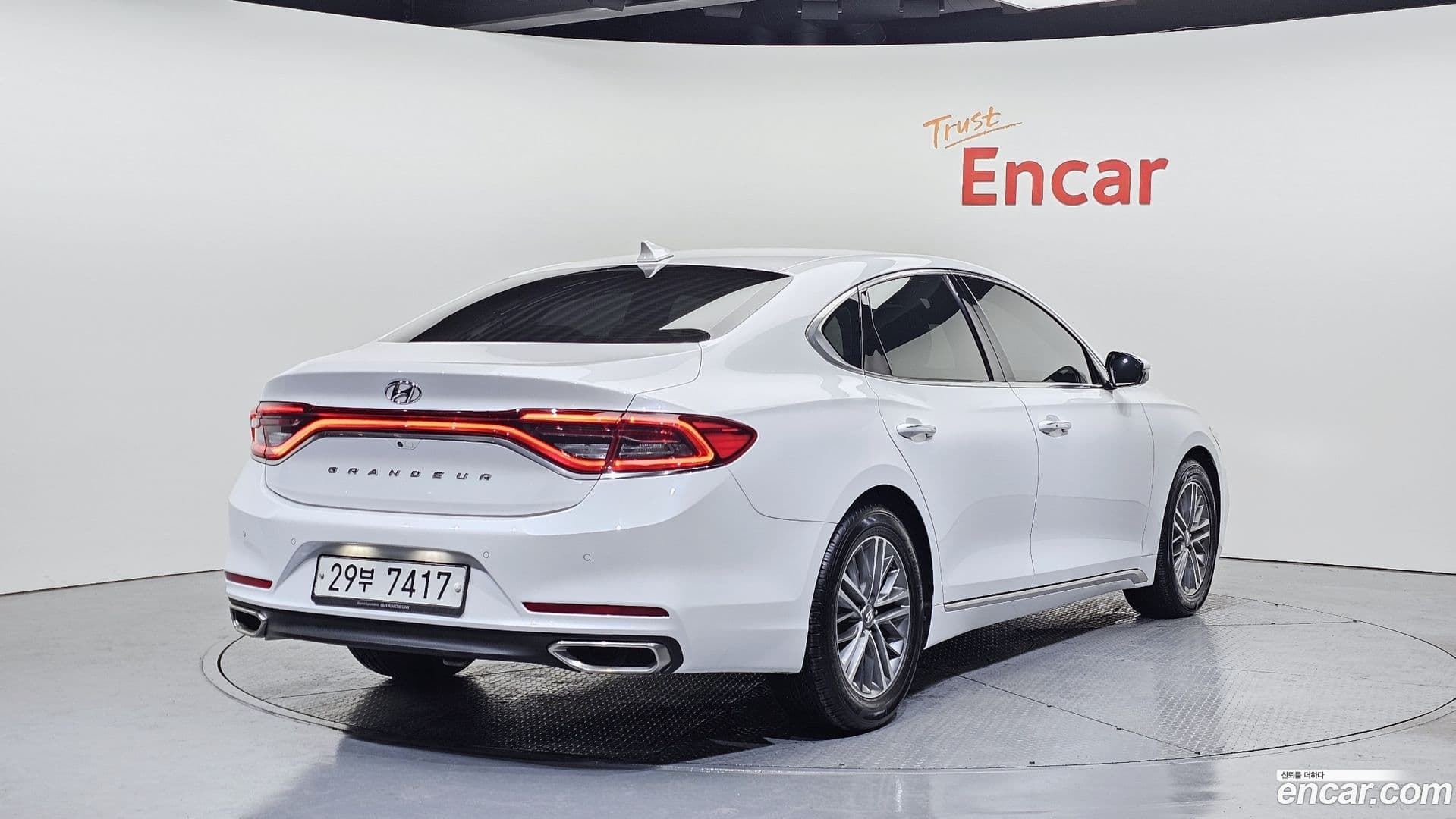 Main__Slider__Photo:Grandeur Hyundai 2019.3-1