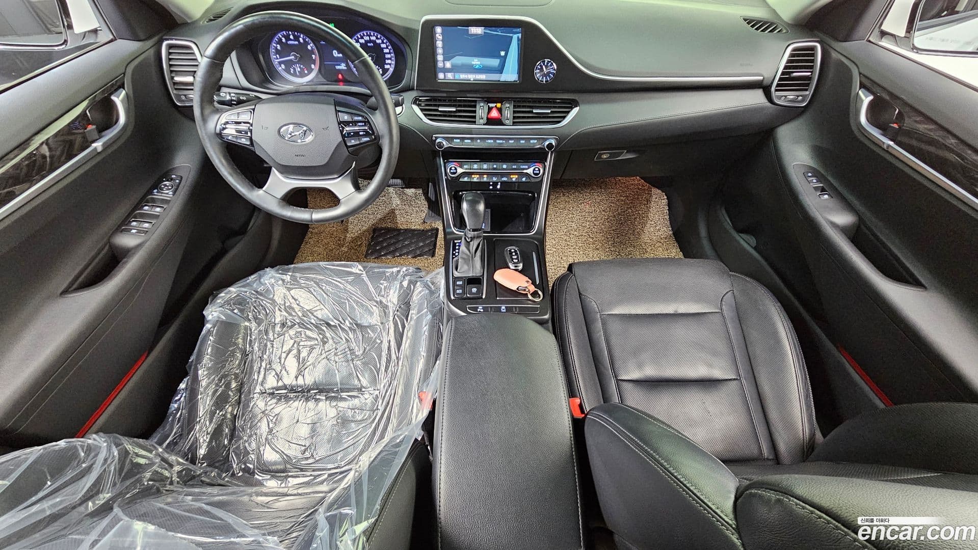 Main__Slider__Photo:Grandeur Hyundai 2019.3-6