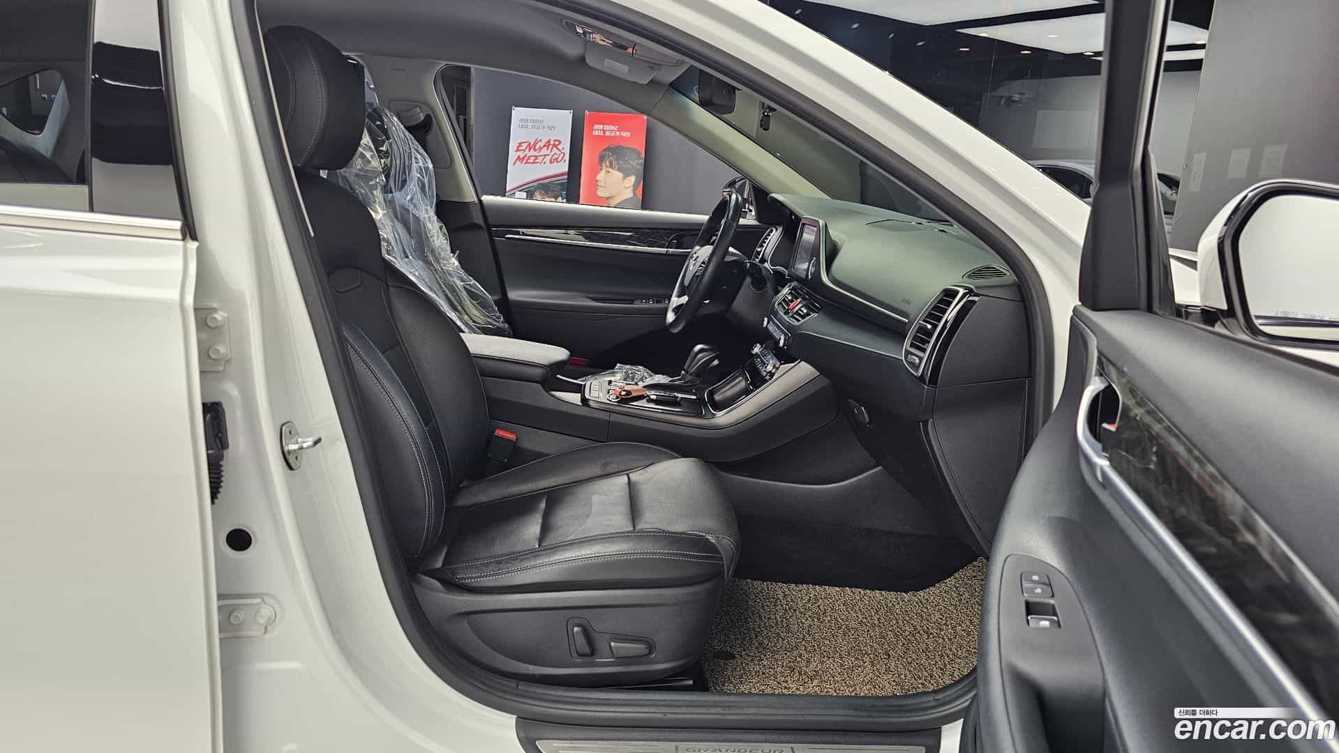 Grandeur Hyundai 2019.3-OPTION-016