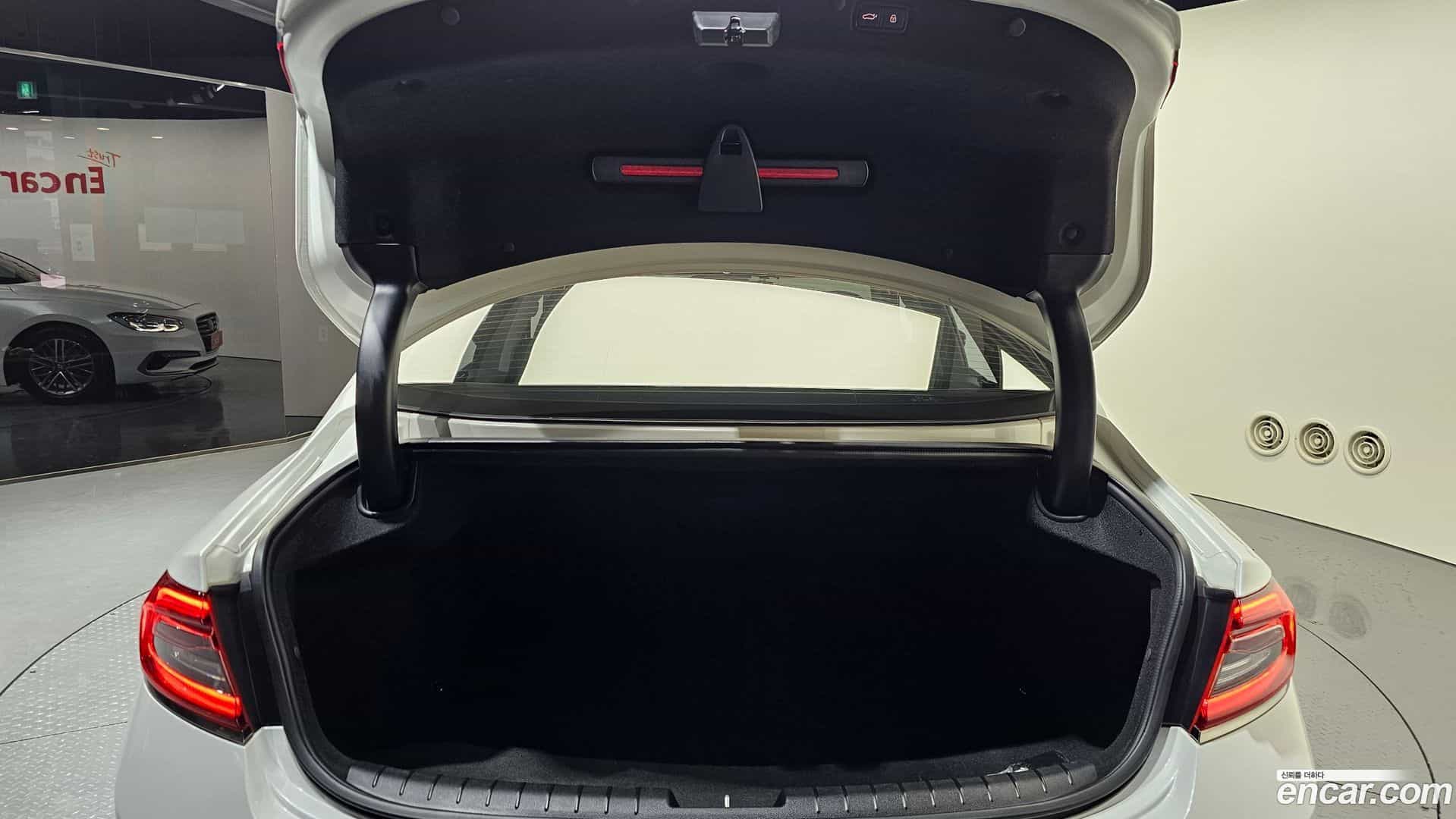 Grandeur Hyundai 2019.3-OPTION-024