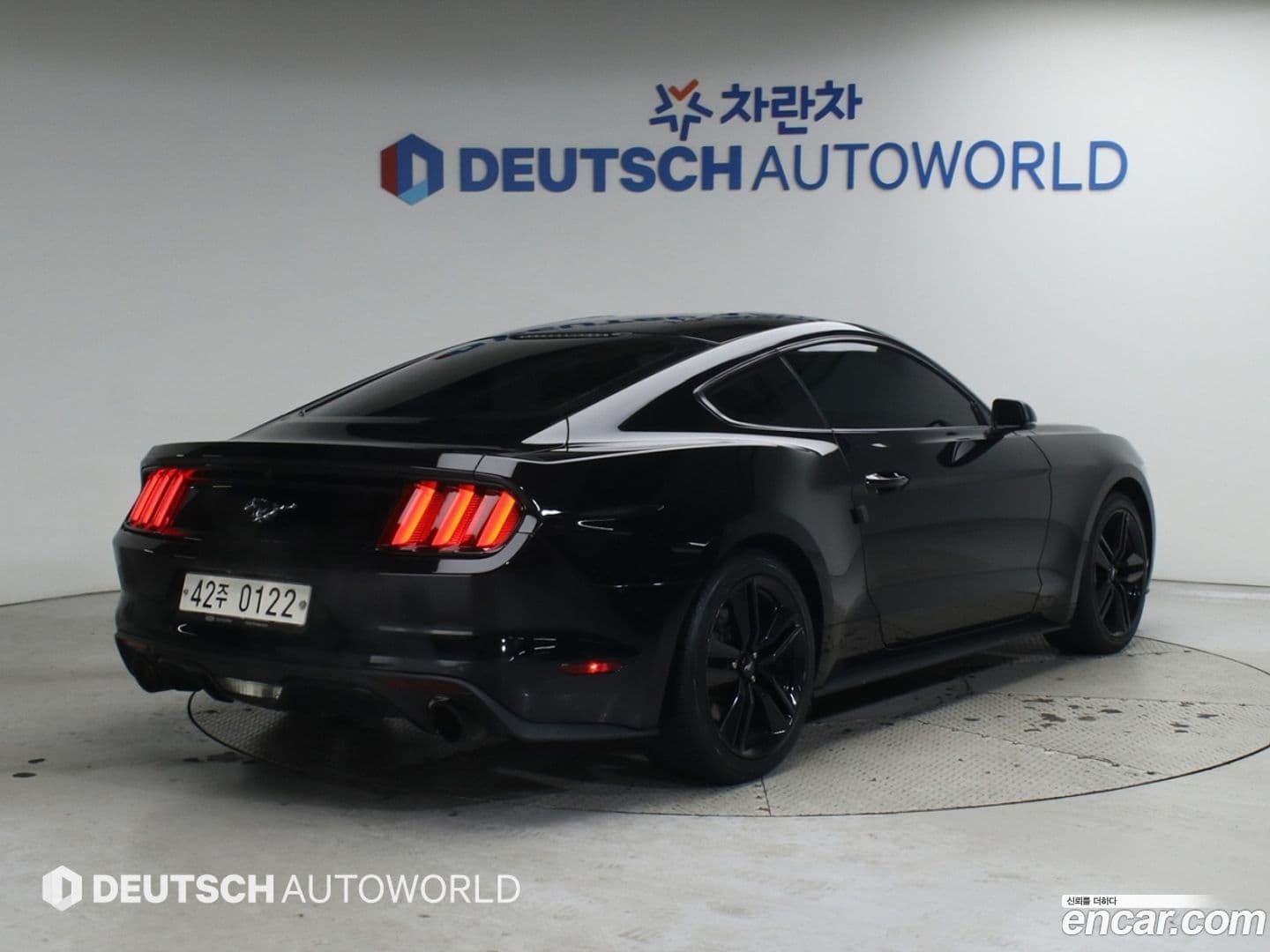 Main__Slider__Photo:Mustang Ford 2015.11-1