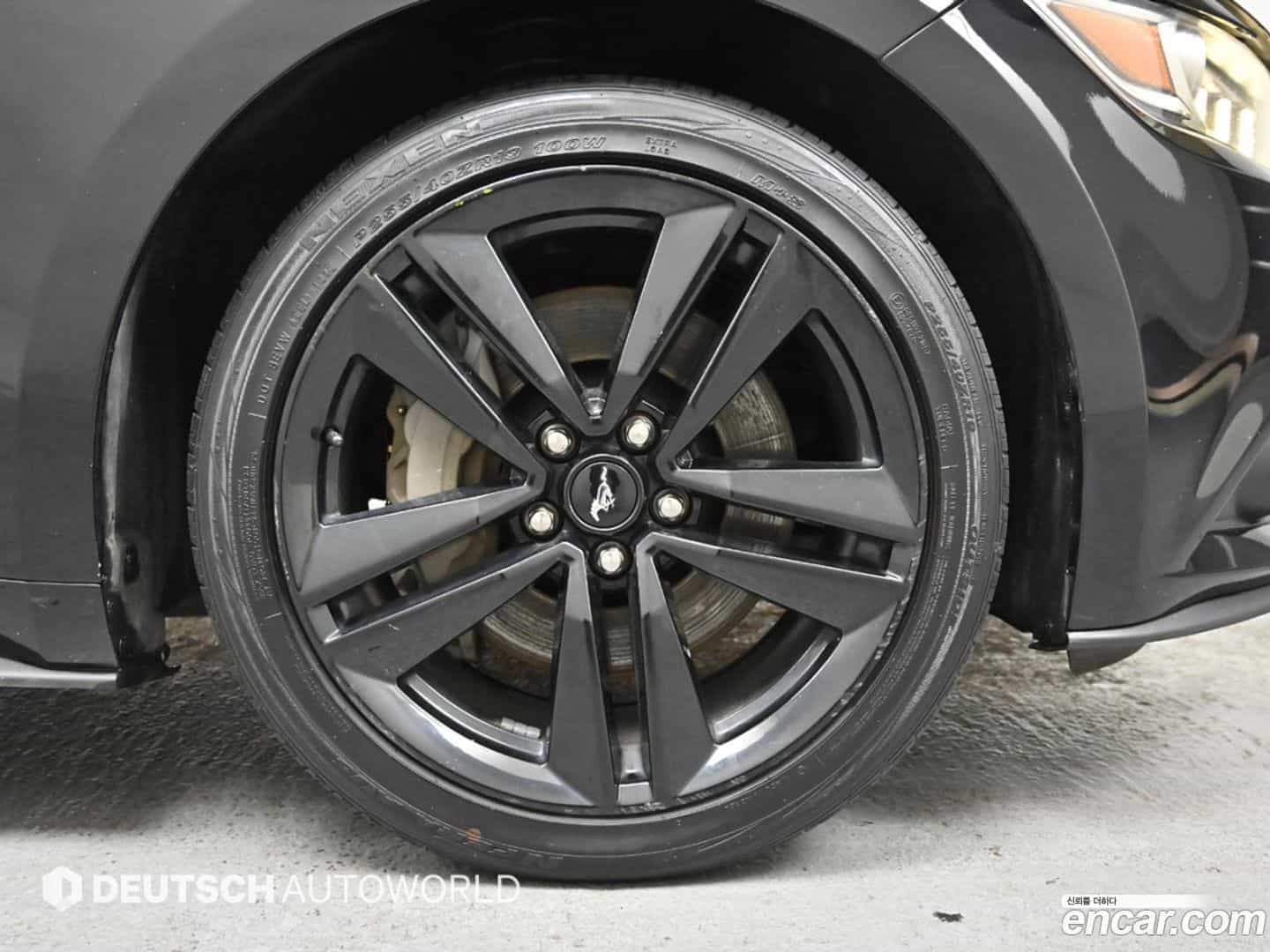 Mustang Ford 2015.11-OUTER-005