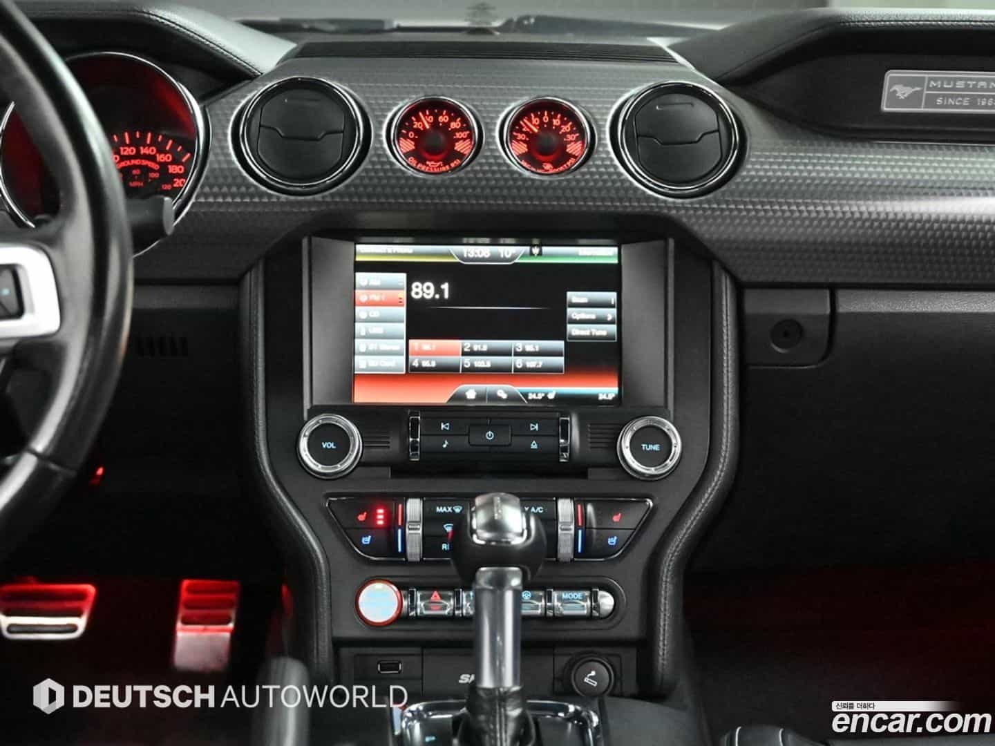 Mustang Ford 2015.11-INNER-007