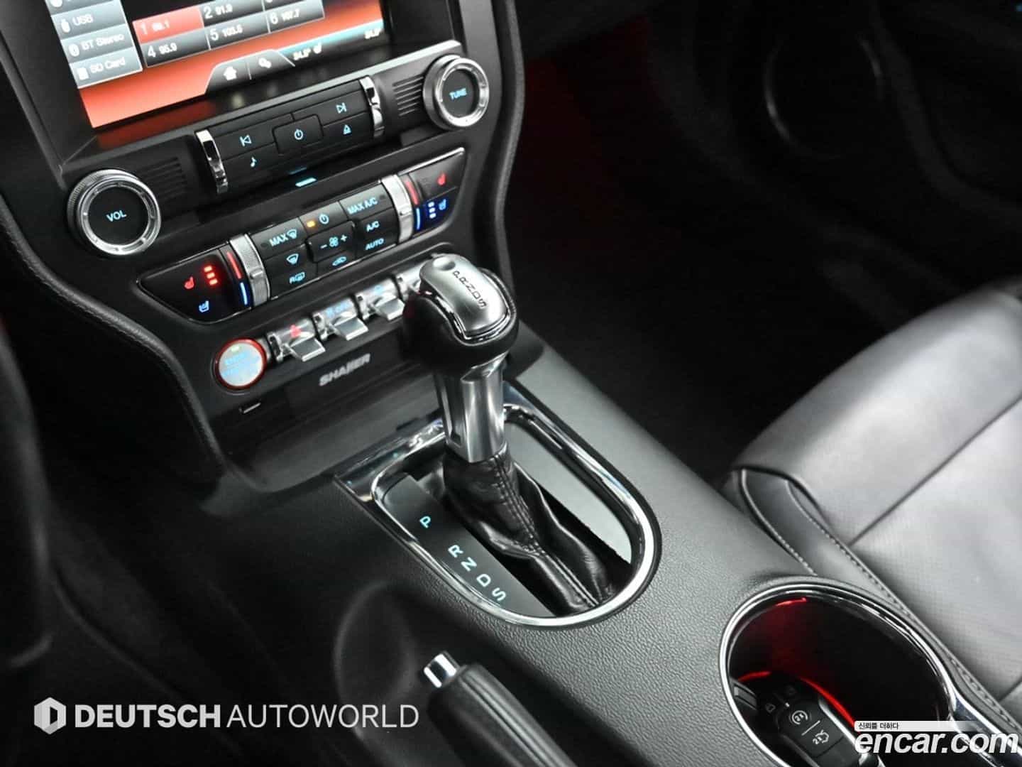 Mustang Ford 2015.11-INNER-009