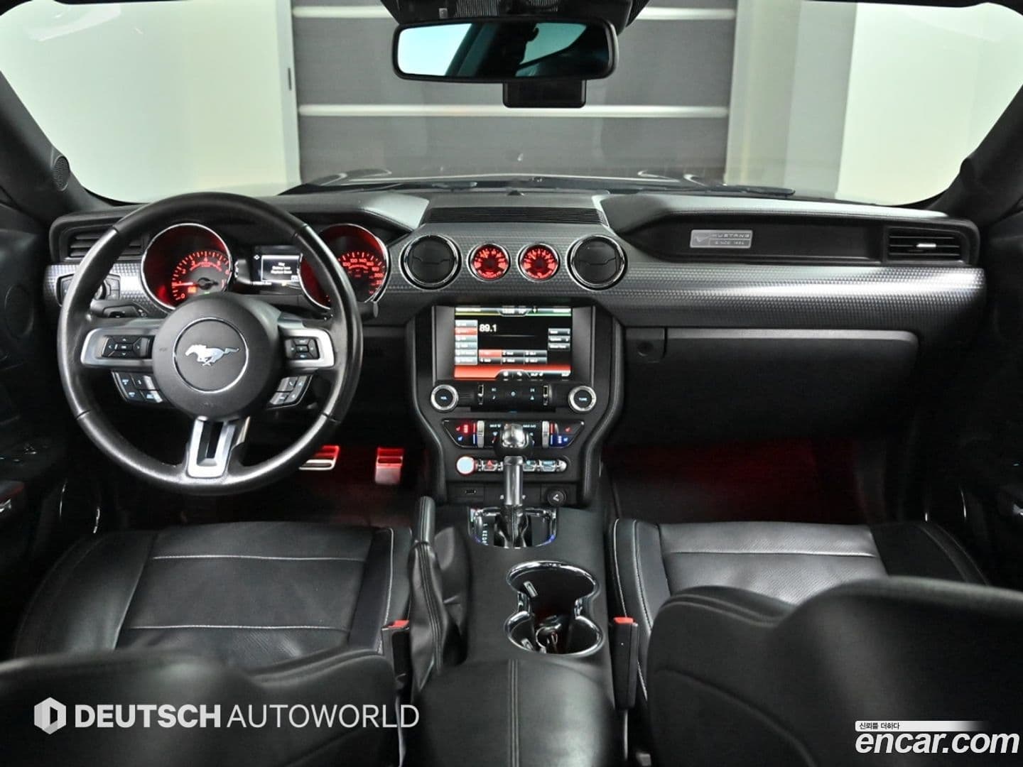 Main__Slider__Photo:Mustang Ford 2015.11-12