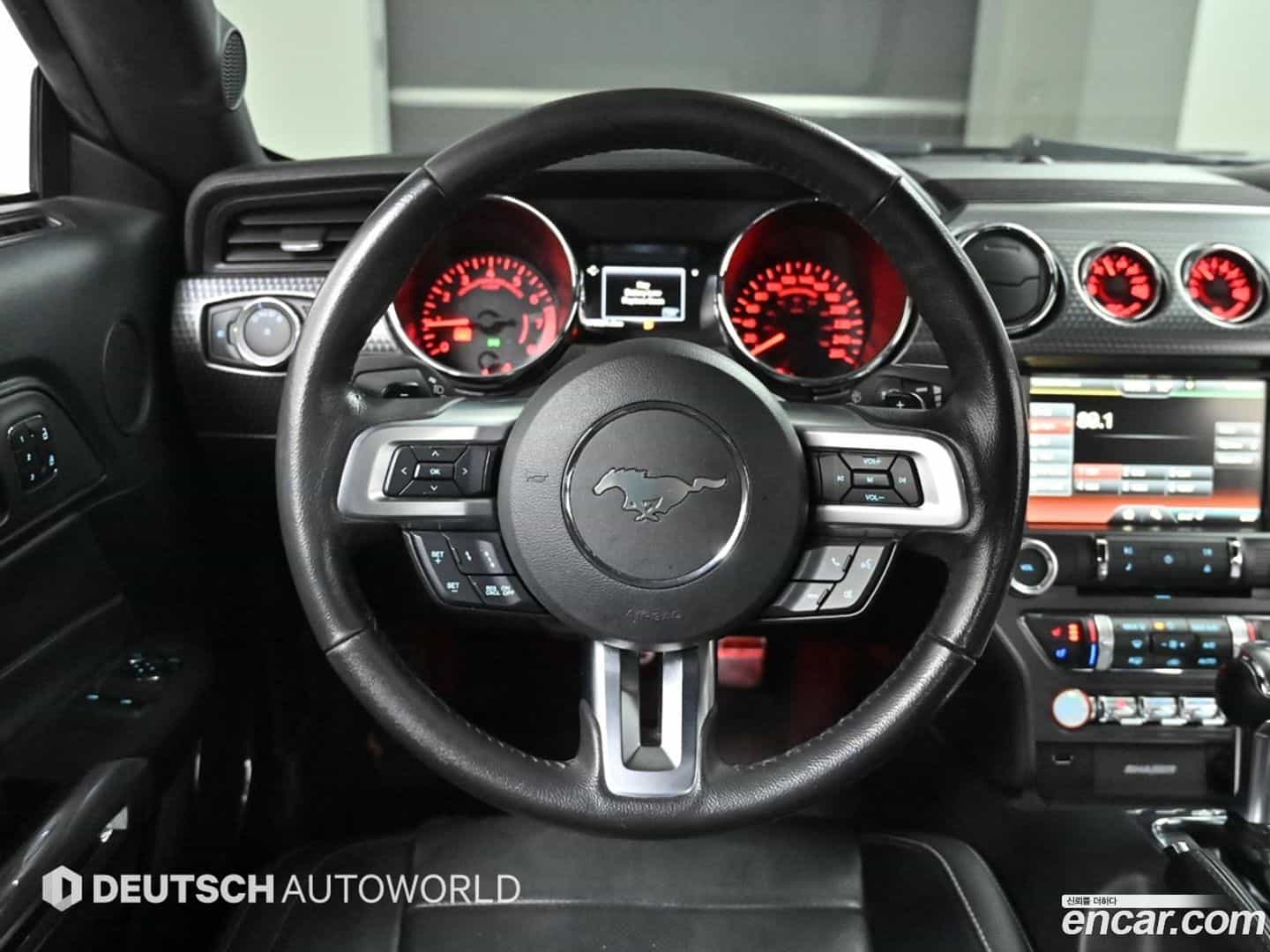 Mustang Ford 2015.11-OPTION-018