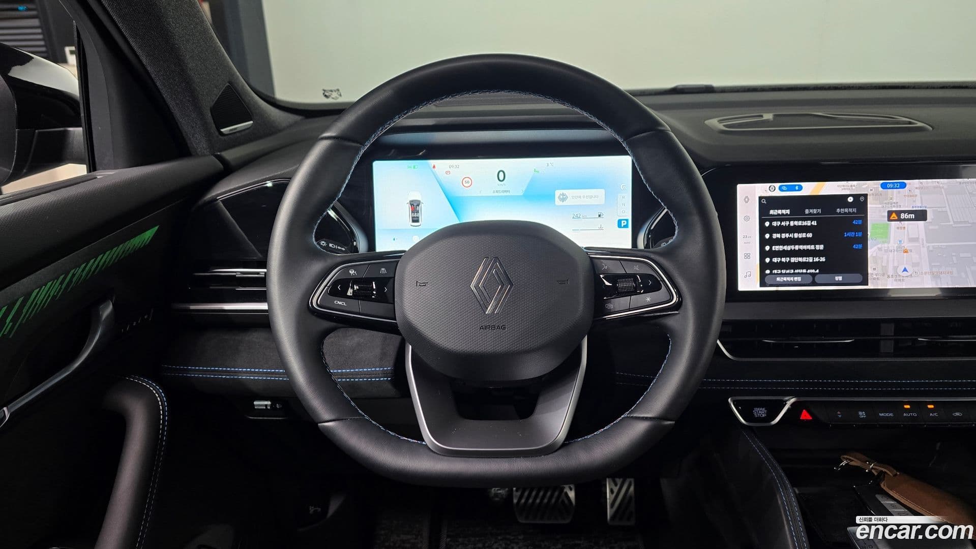 Main__Slider__Photo:Grand Koleos Renault-KoreaSamsung 2025.5-12