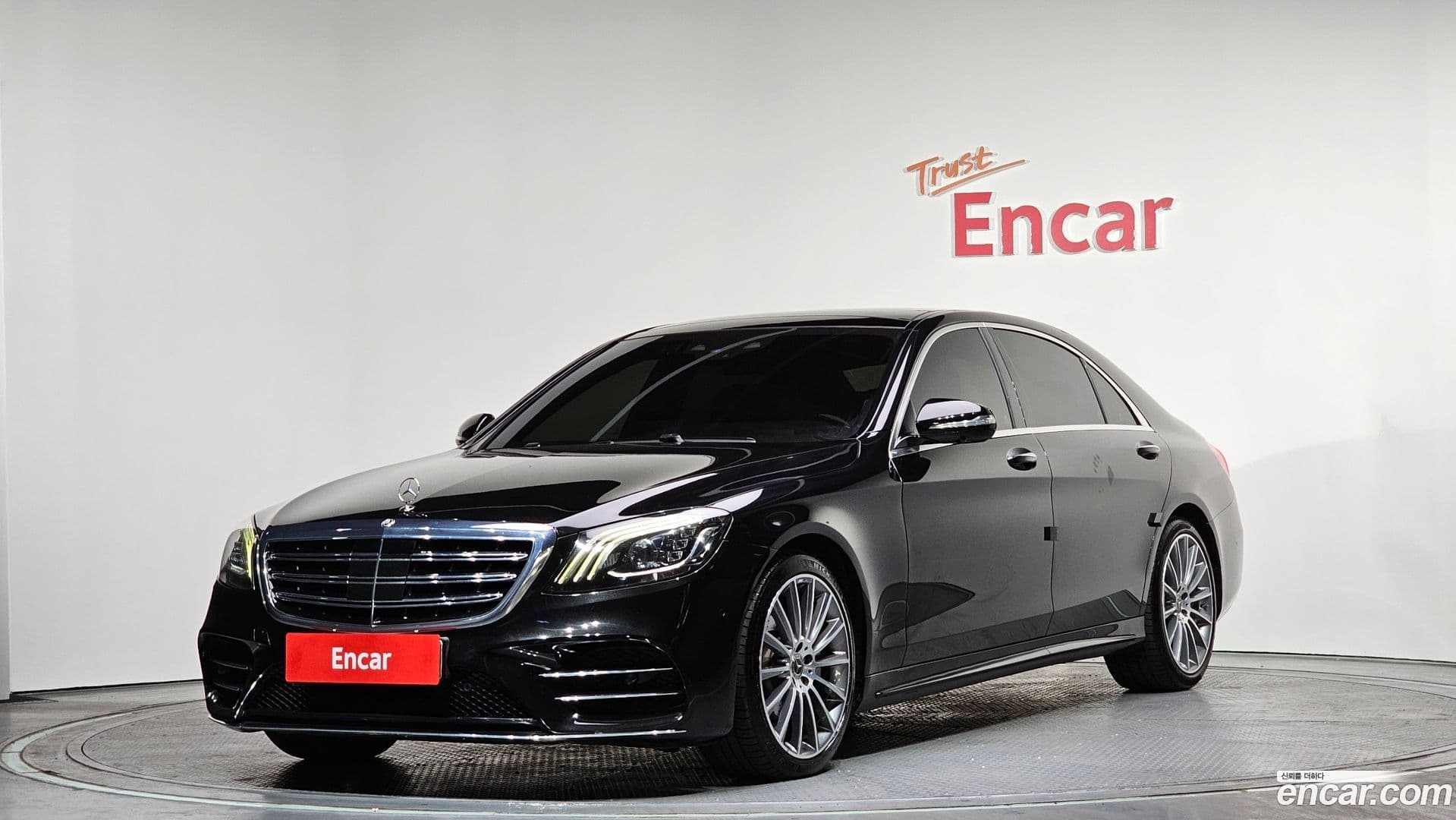 Main__Slider__Photo:S-Class Mercedes-Benz 2018.4-0