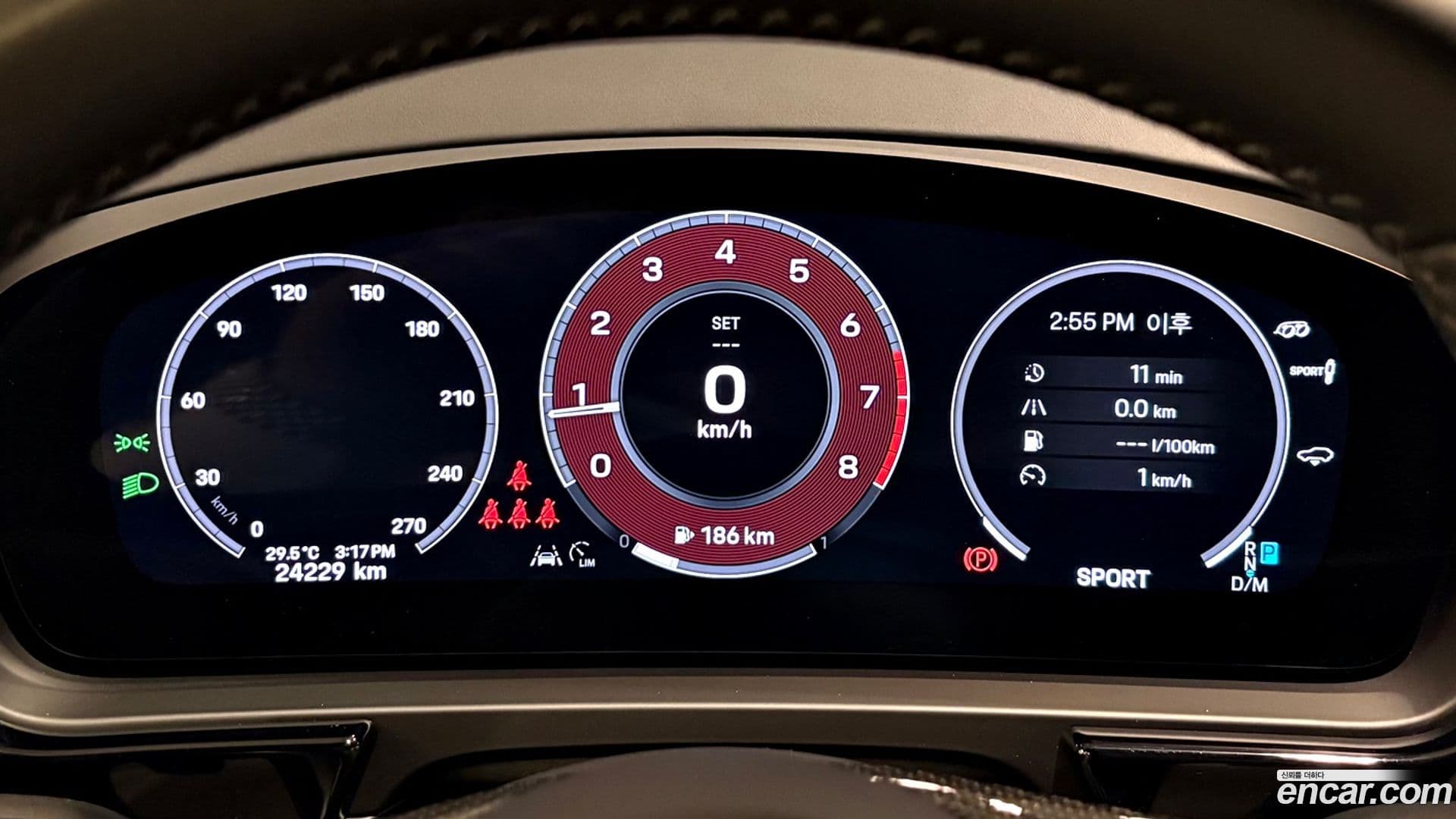 Main__Slider__Photo:Cayenne Porsche 2024.3-12