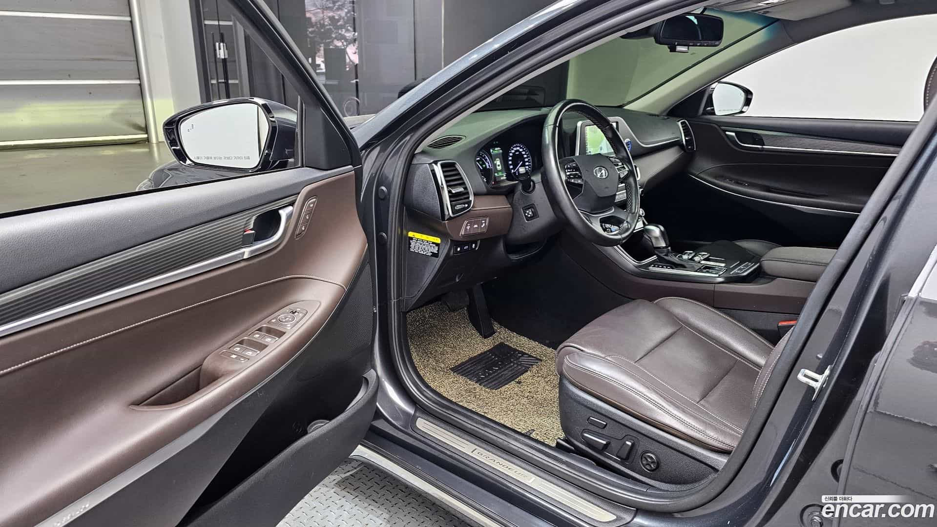 Grandeur Hyundai 2018.5-OPTION-015