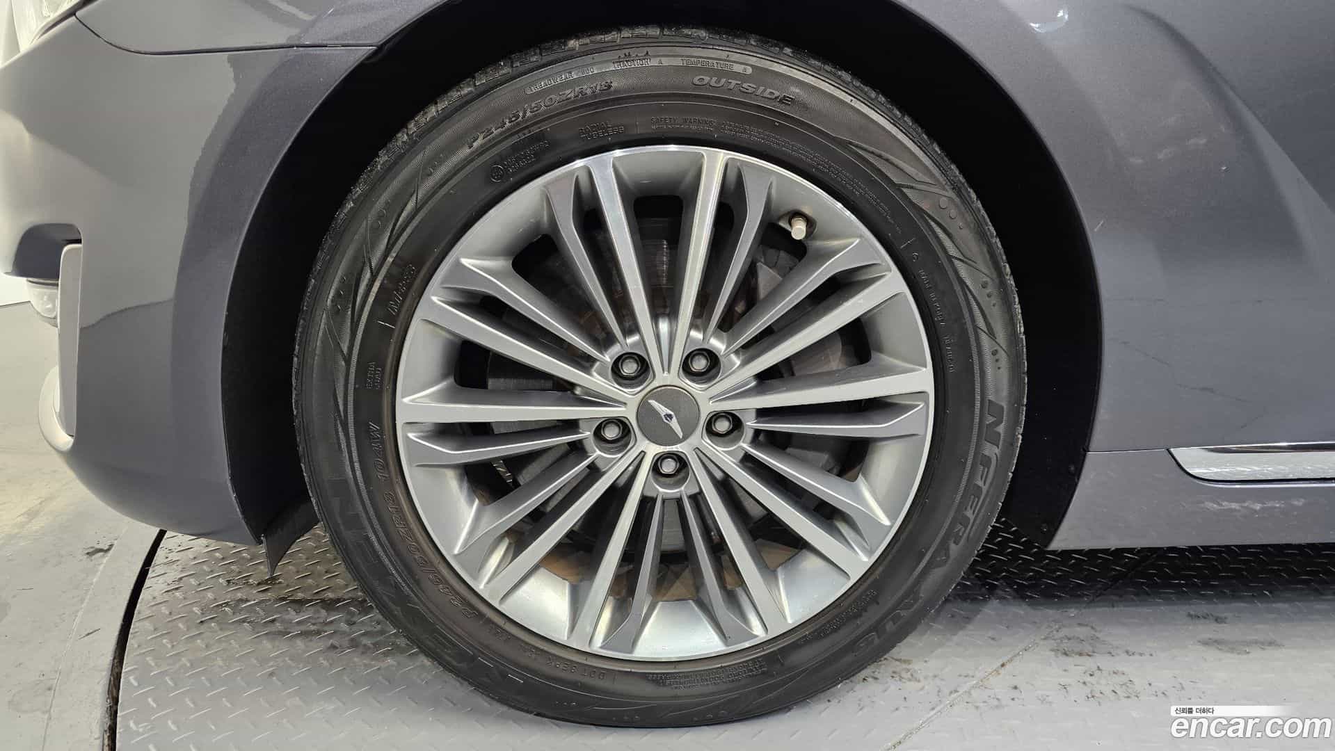 EQ900 Genesis 2016.4-OUTER-005