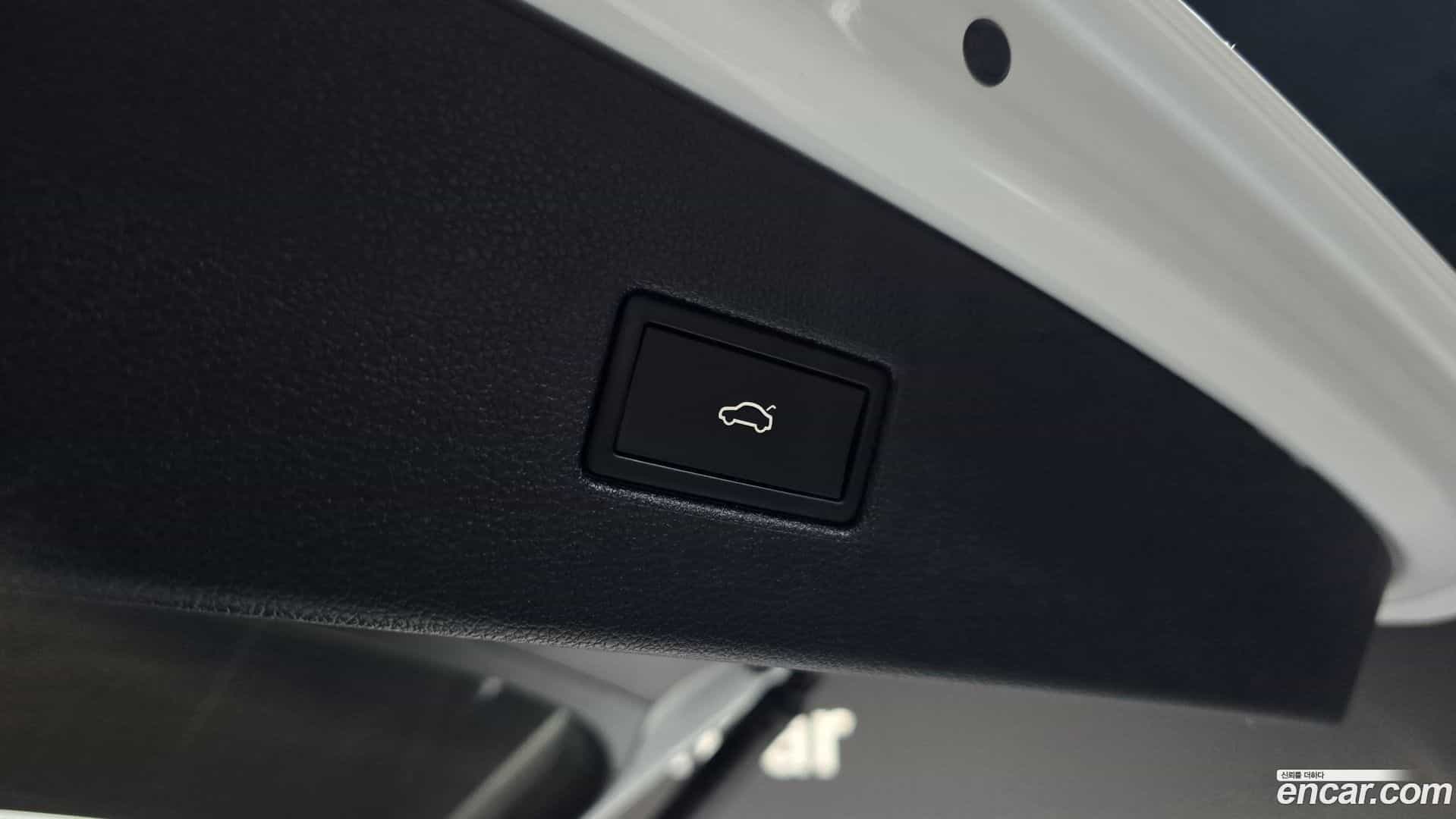 Tiguan Volkswagen 2023.10-OPTION-023