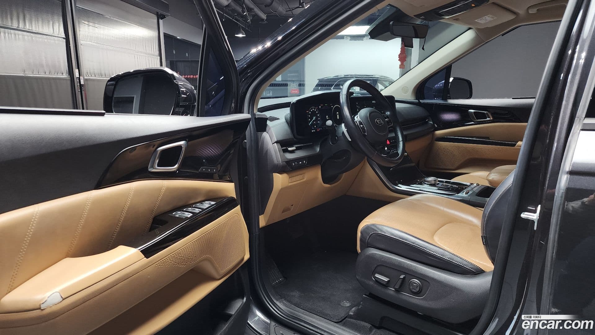 Main__Slider__Photo:Canival Kia 2020.9-9