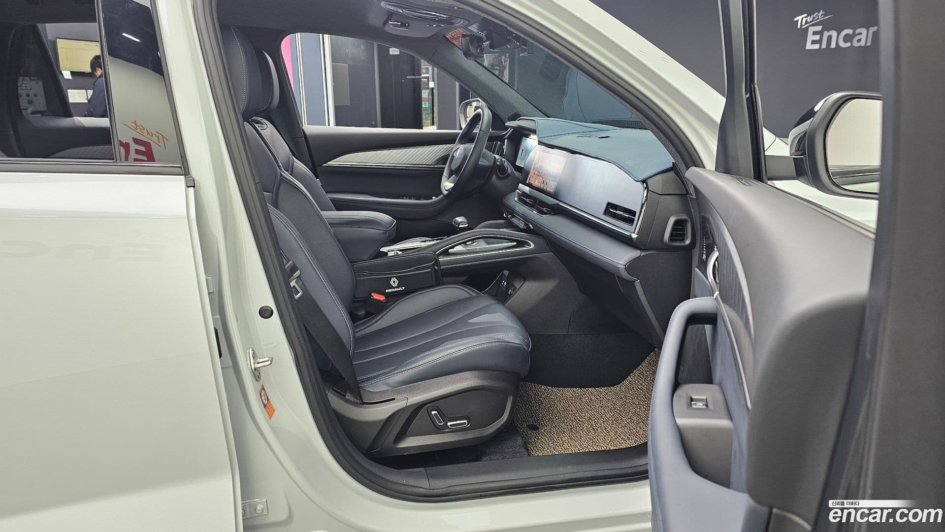 Main__Slider__Photo:Grand Koleos Renault-KoreaSamsung 2025.0-10