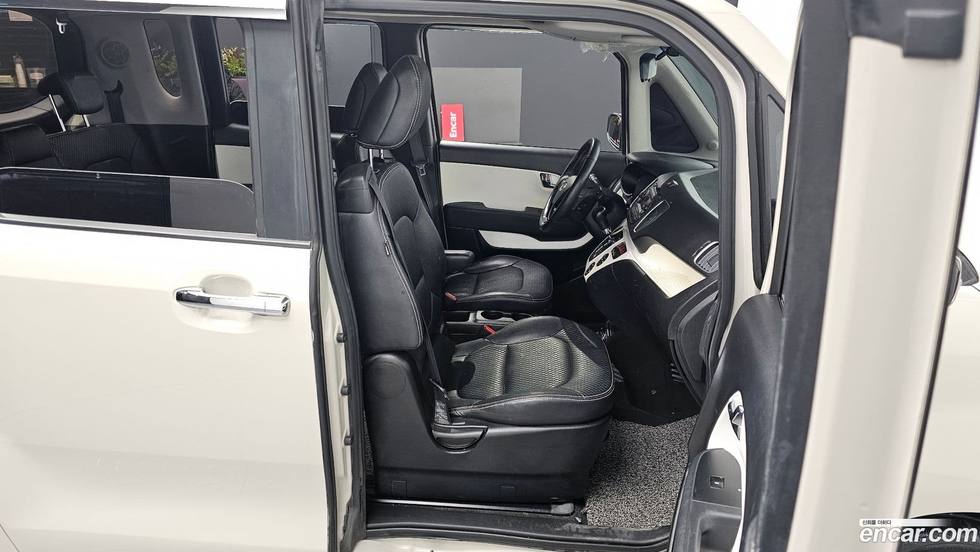 Main__Slider__Photo:RAY Kia 2012.0-10