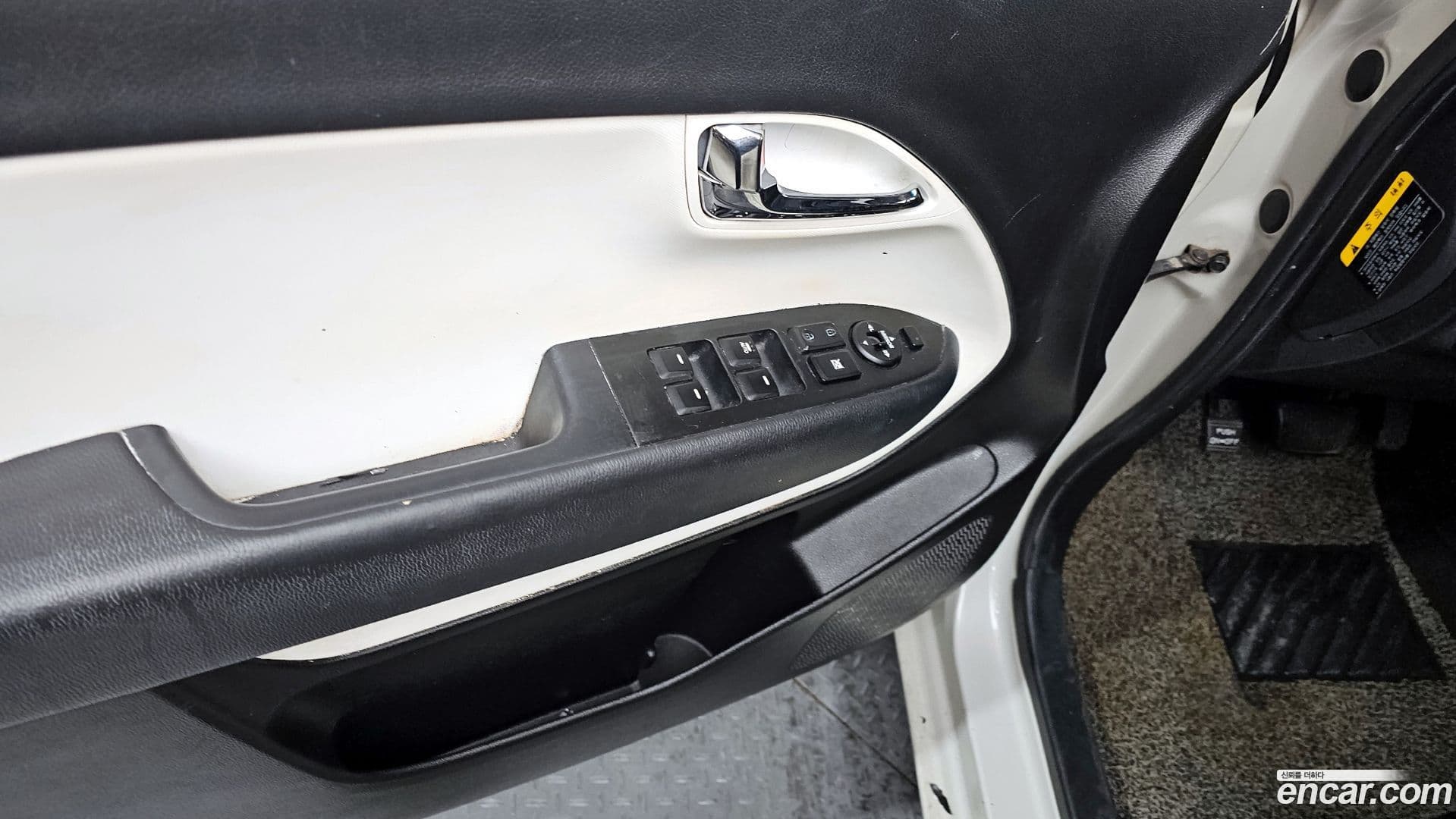 Main__Slider__Photo:RAY Kia 2012.0-15