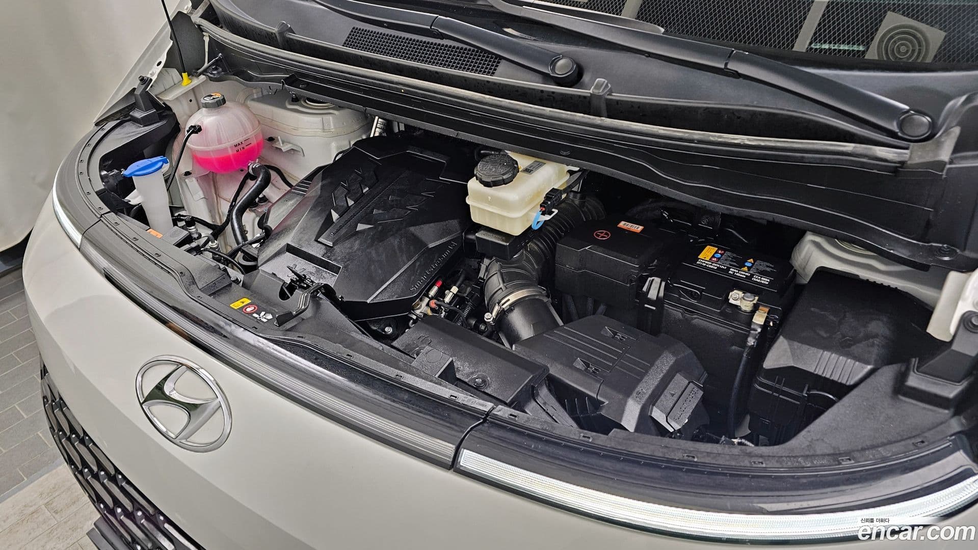 Main__Slider__Photo:Staria Hyundai 2024.0-5