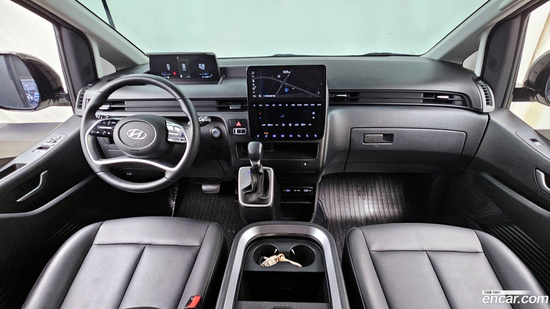 Main__Slider__Photo:Staria Hyundai 2024.0-6