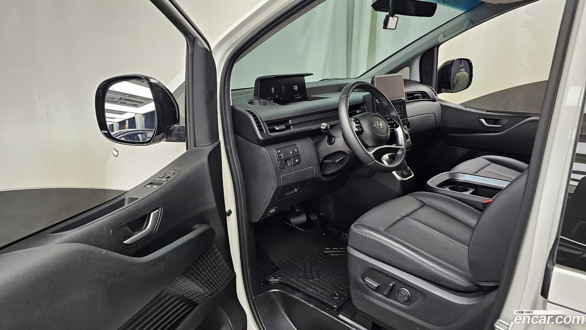 Staria Hyundai 2024.0-INNER-010