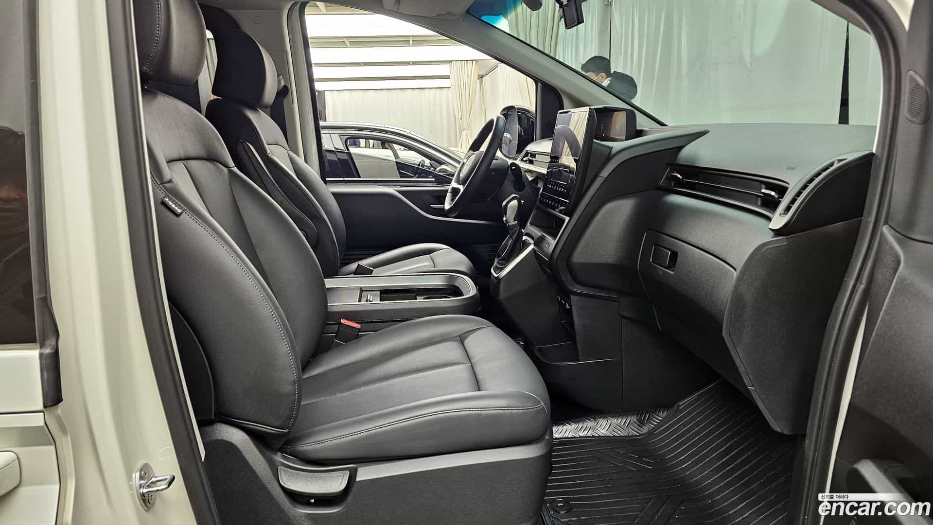 Staria Hyundai 2024.0-OPTION-015