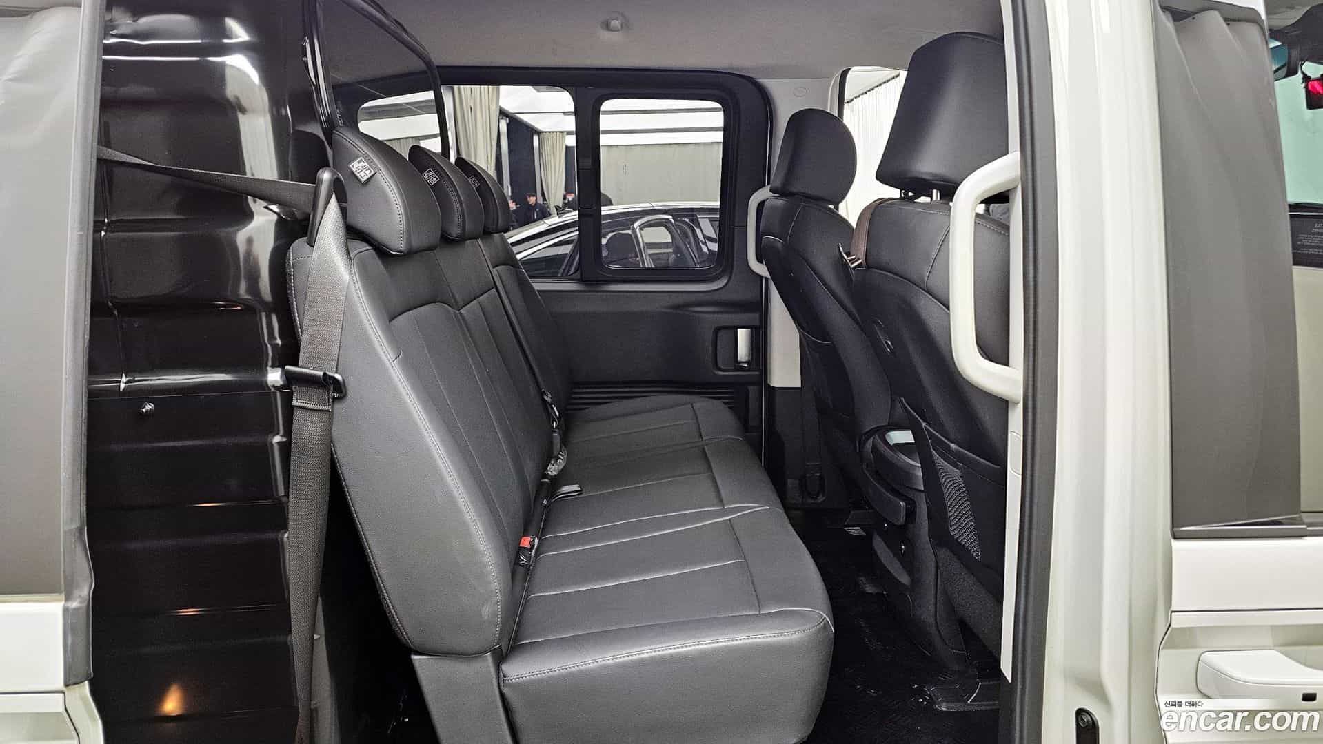 Staria Hyundai 2024.0-OPTION-016