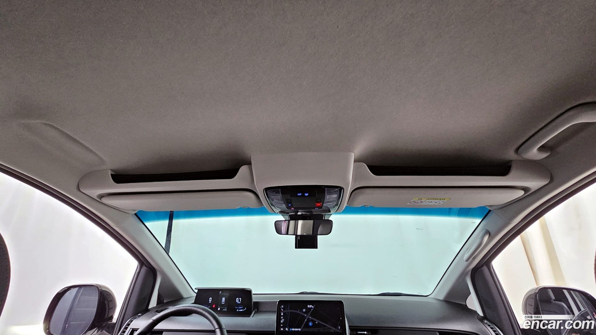 Main__Slider__Photo:Staria Hyundai 2024.0-18