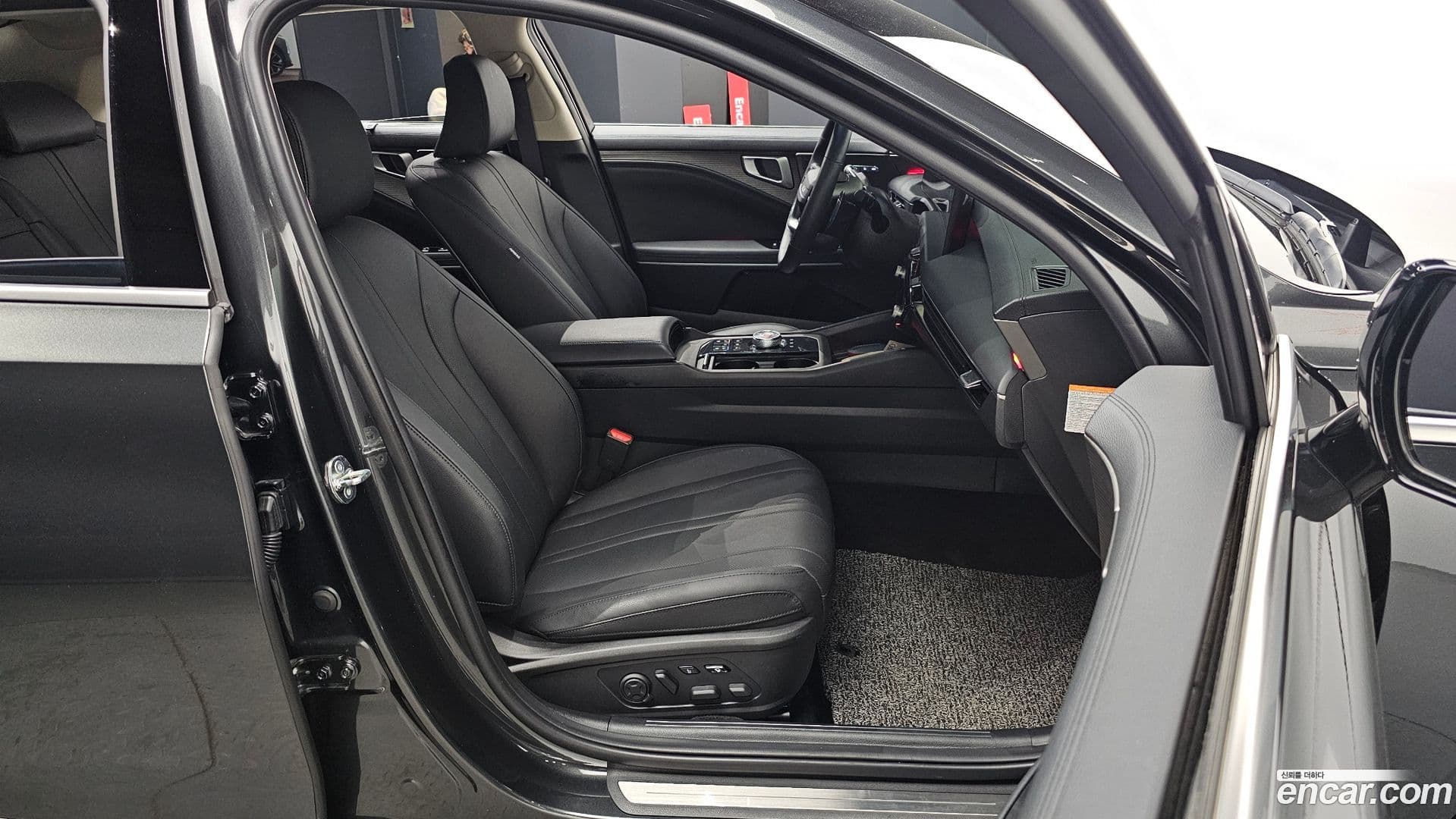 Main__Slider__Photo:K8 Kia 2025.0-11