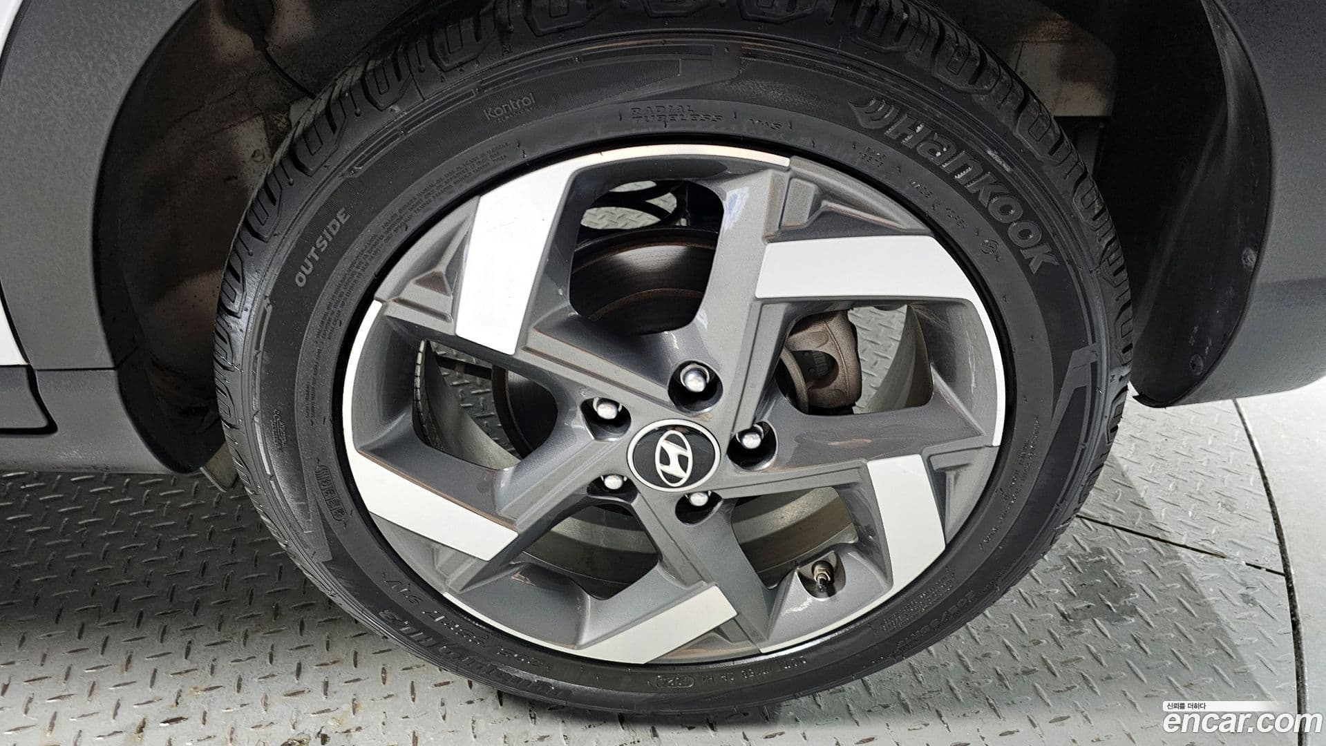 Main__Slider__Photo:Venue Hyundai 2021.3-4