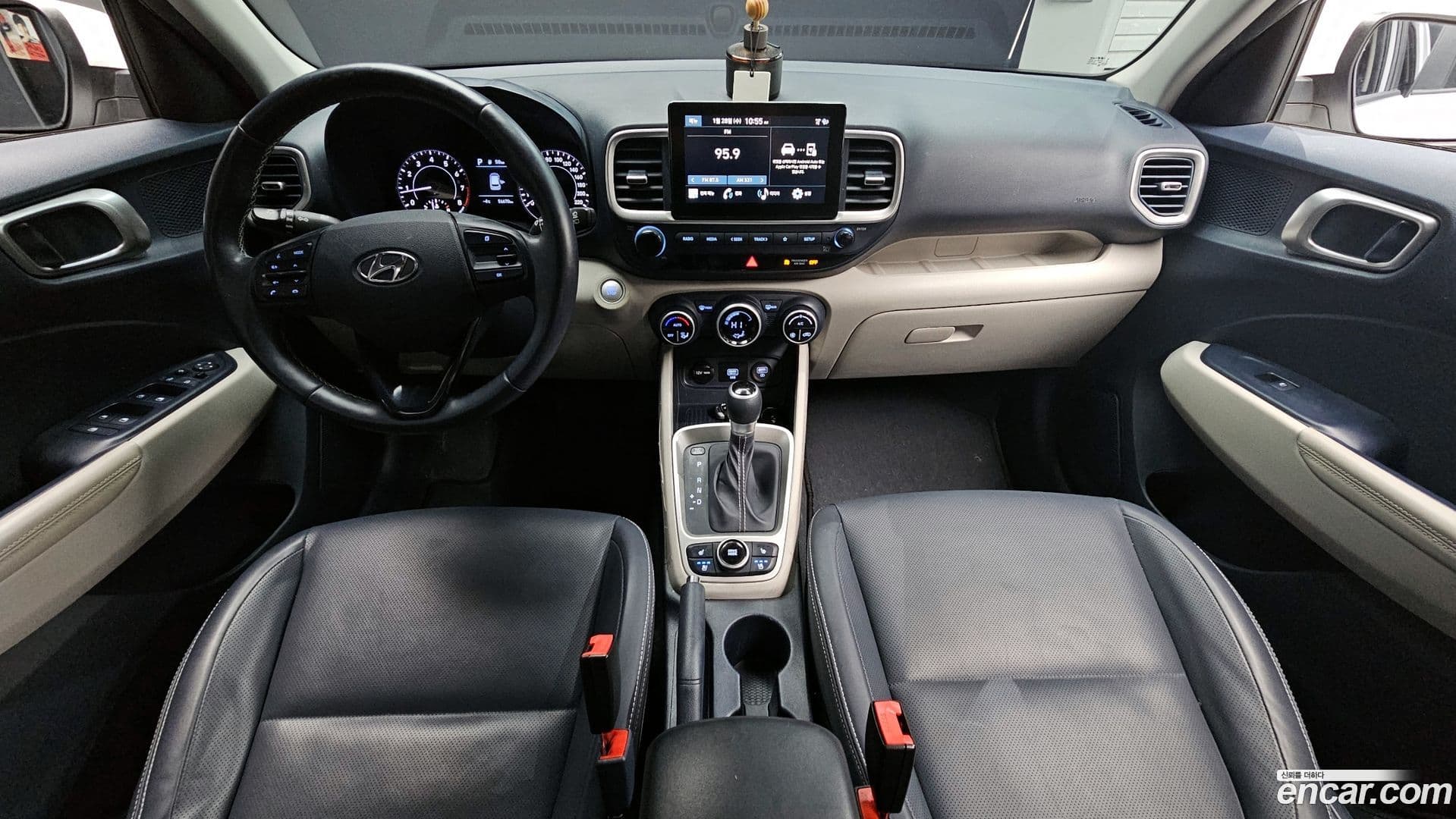 Main__Slider__Photo:Venue Hyundai 2021.3-6