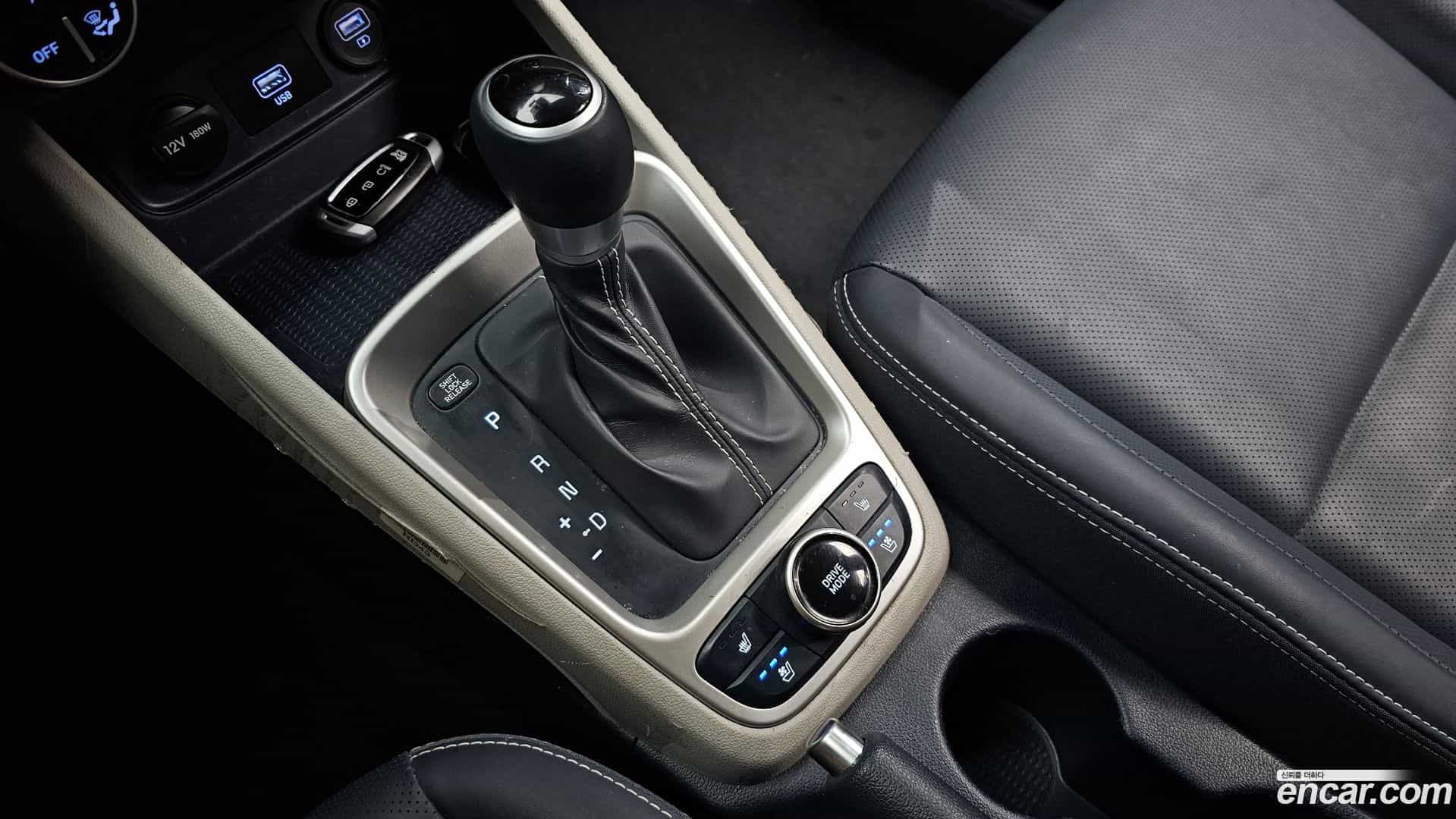 Venue Hyundai 2021.3-INNER-009