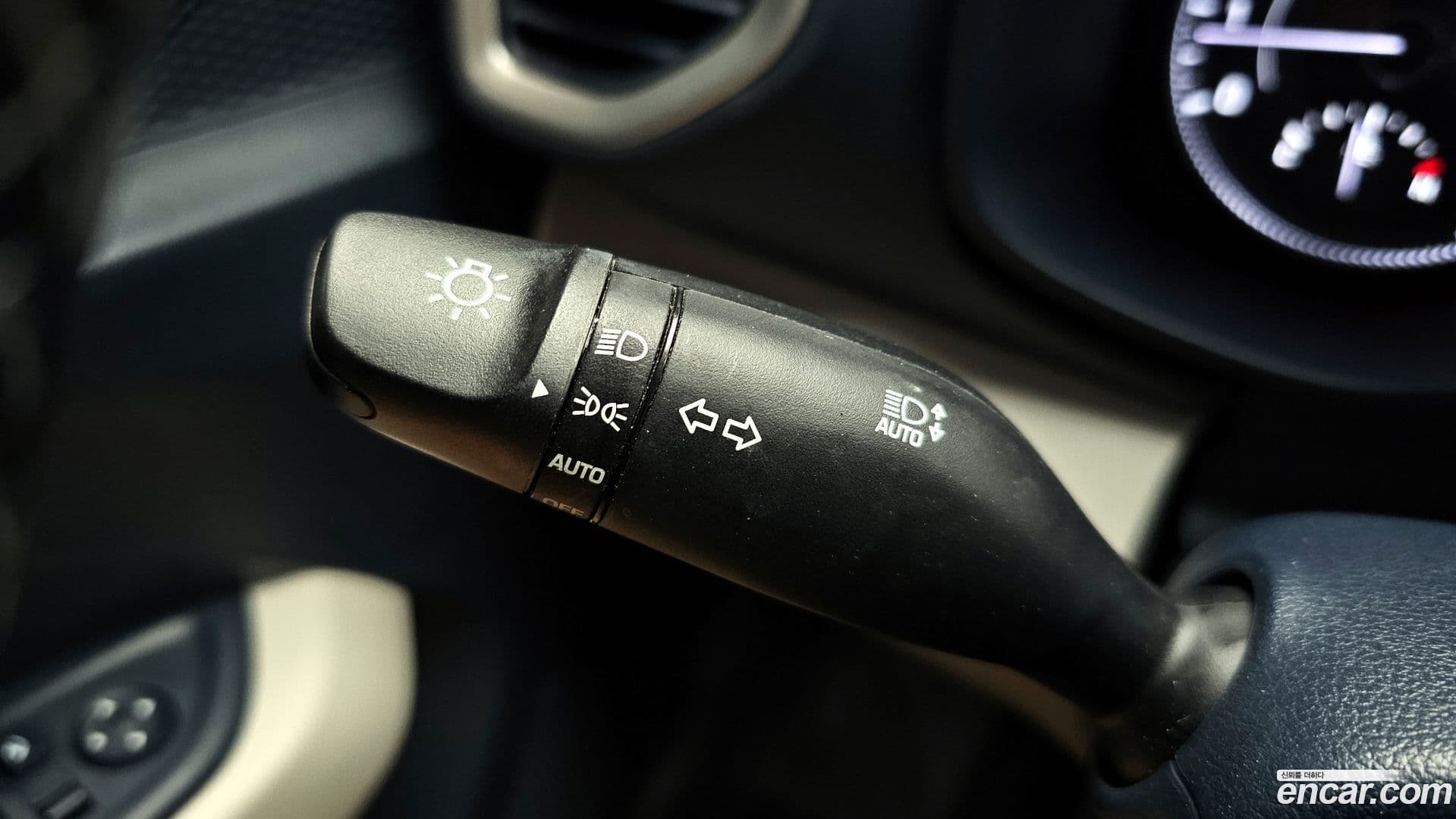 Main__Slider__Photo:Venue Hyundai 2021.3-18