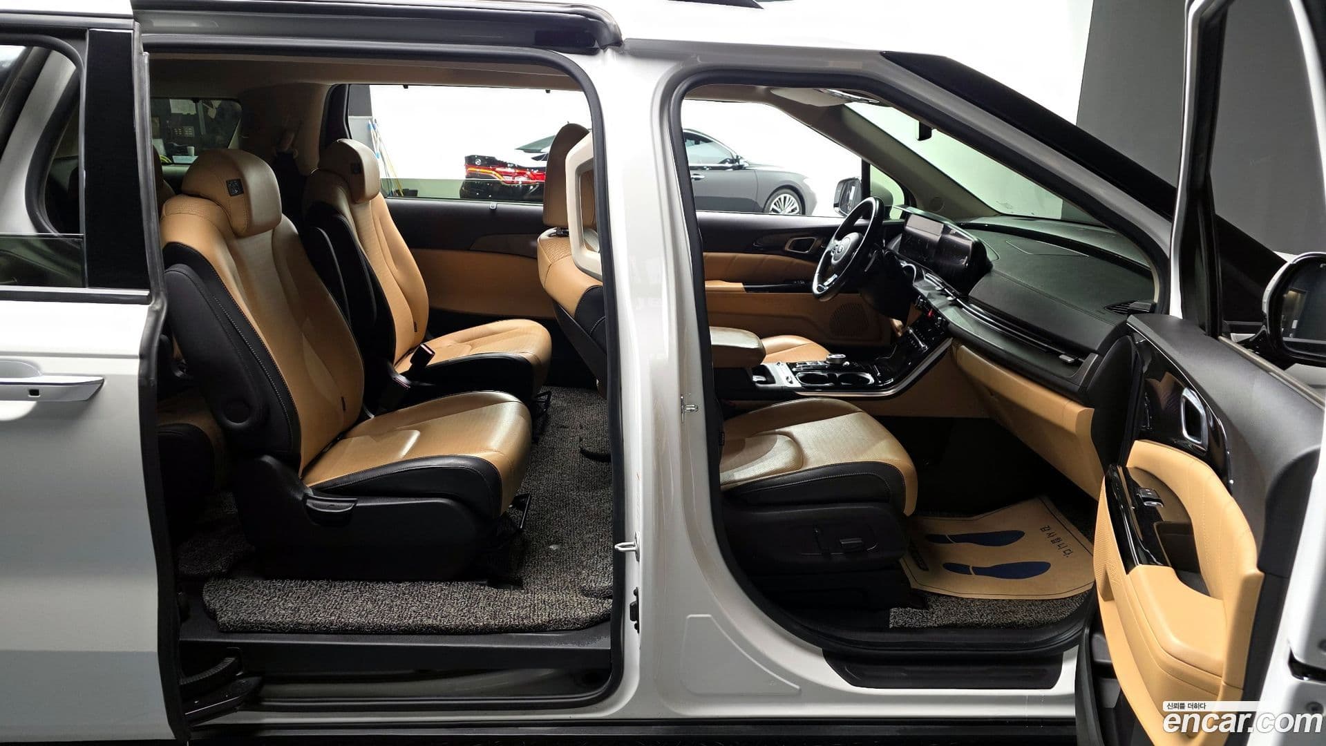 Main__Slider__Photo:Canival Kia 2020.10-10