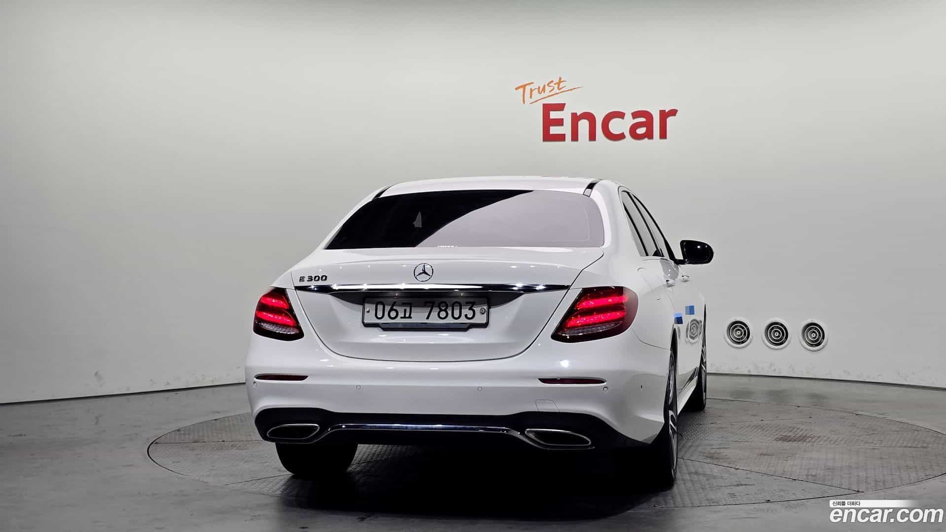 E-Class Mercedes-Benz 2019.0-OUTER-004