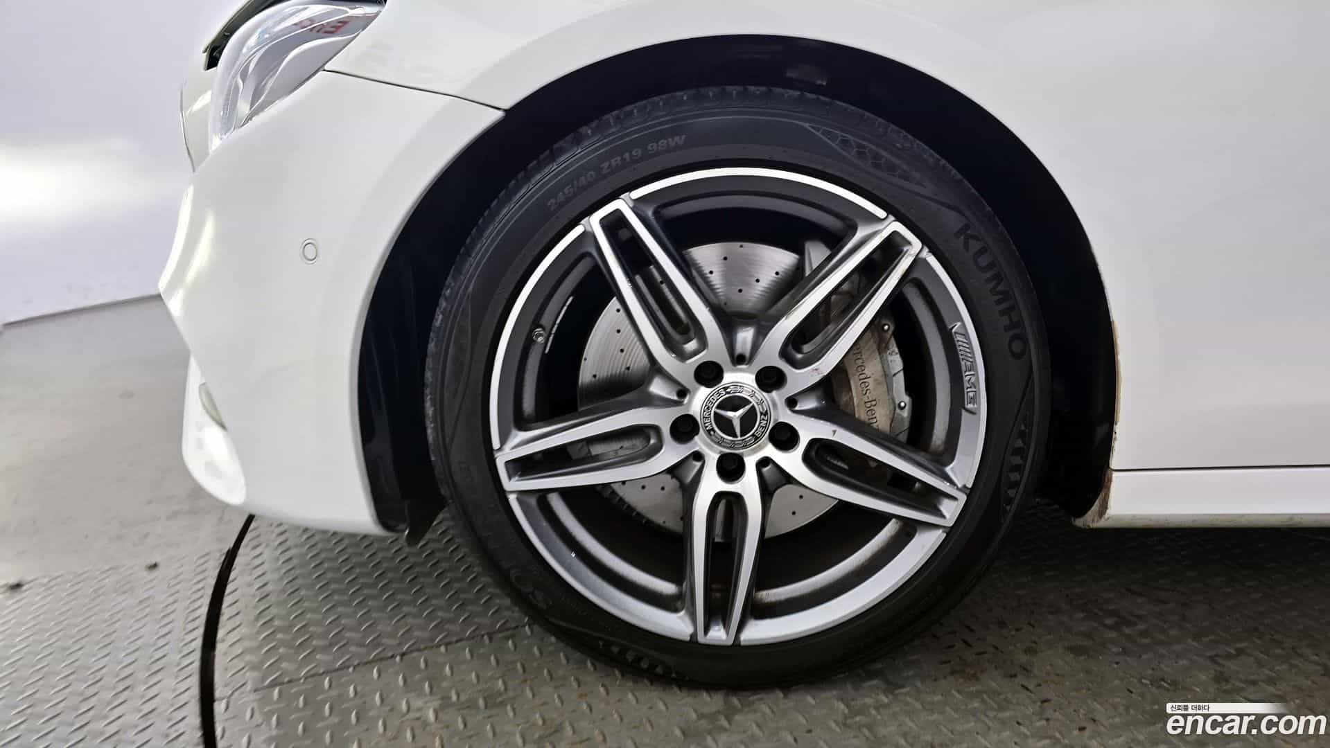 E-Class Mercedes-Benz 2019.0-OUTER-005