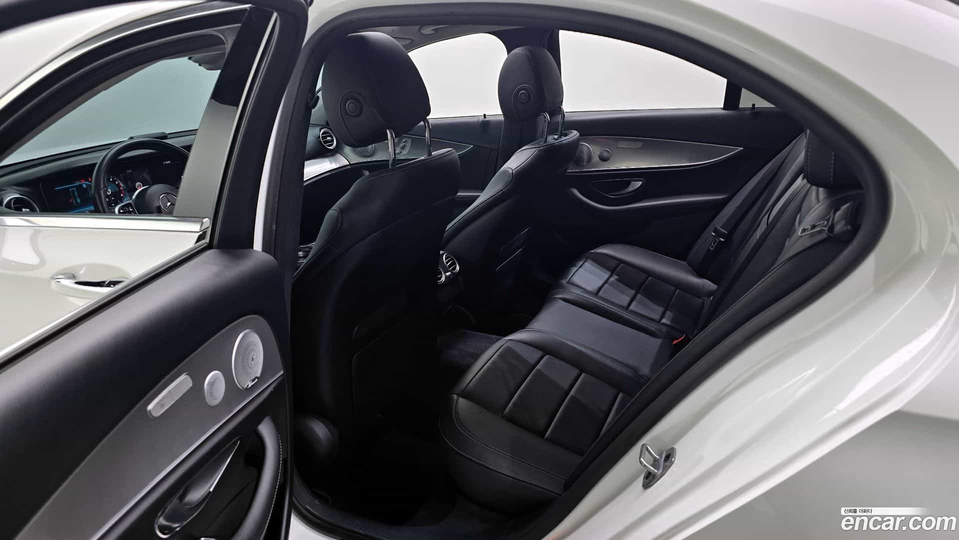 E-Class Mercedes-Benz 2019.0-OPTION-015