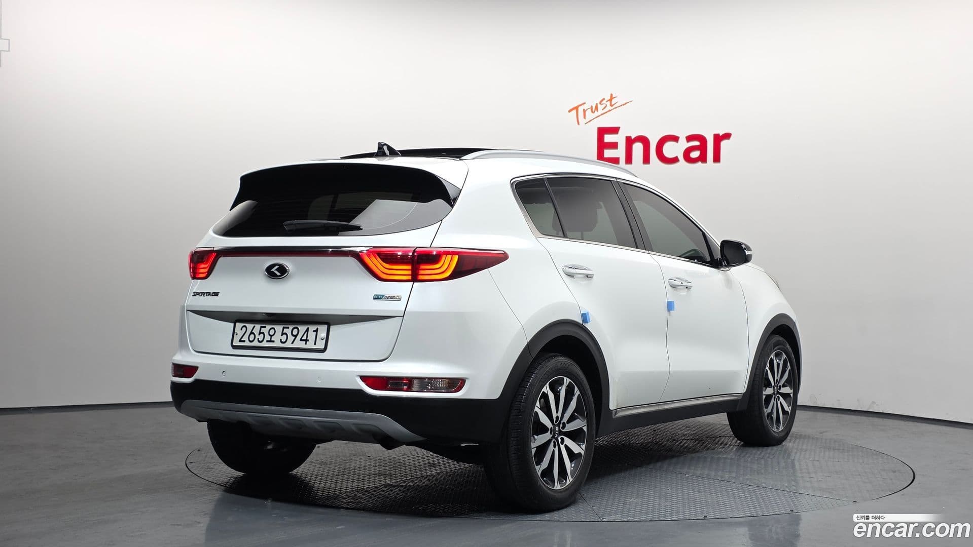 Main__Slider__Photo:Sportage Kia 2015.11-1