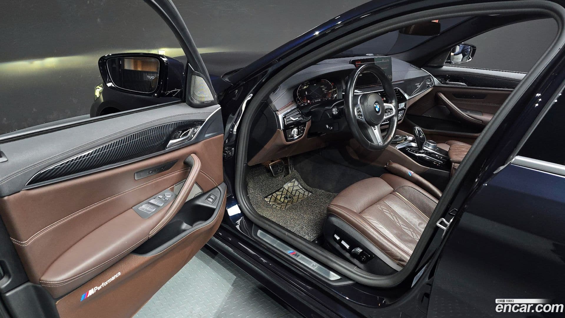 Main__Slider__Photo:5-Series BMW 2021.1-9