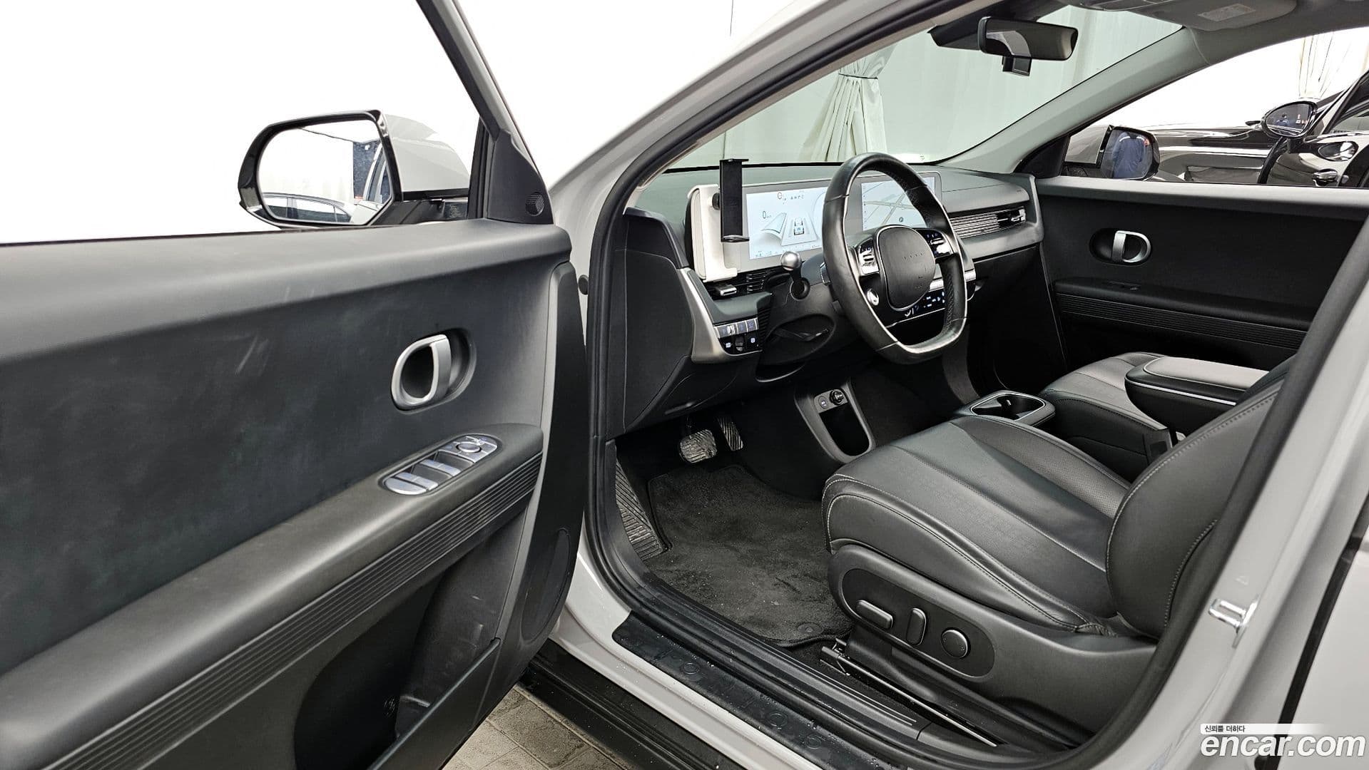 Main__Slider__Photo:Ioniq5 Hyundai 2023.10-9