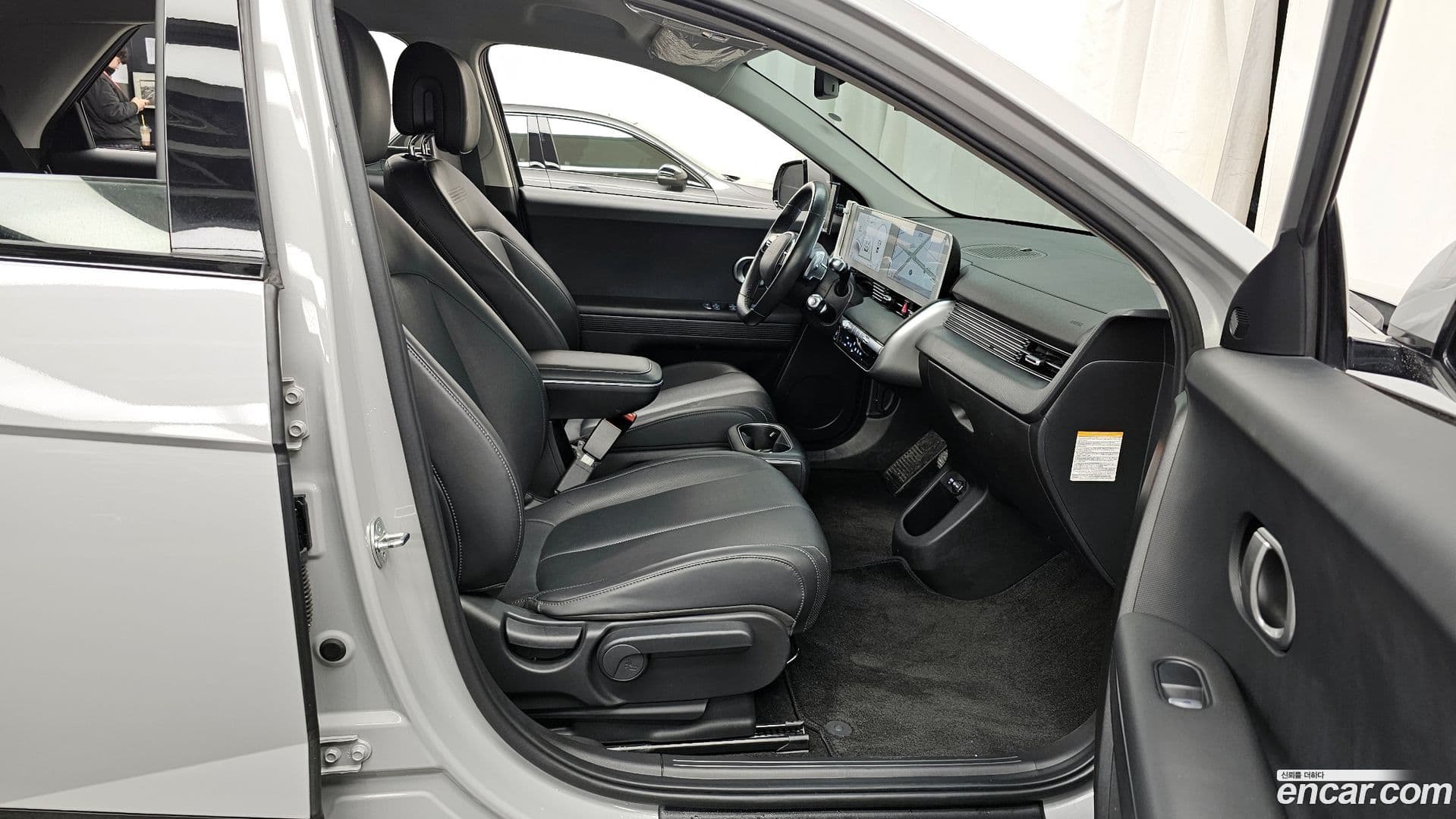 Main__Slider__Photo:Ioniq5 Hyundai 2023.10-10