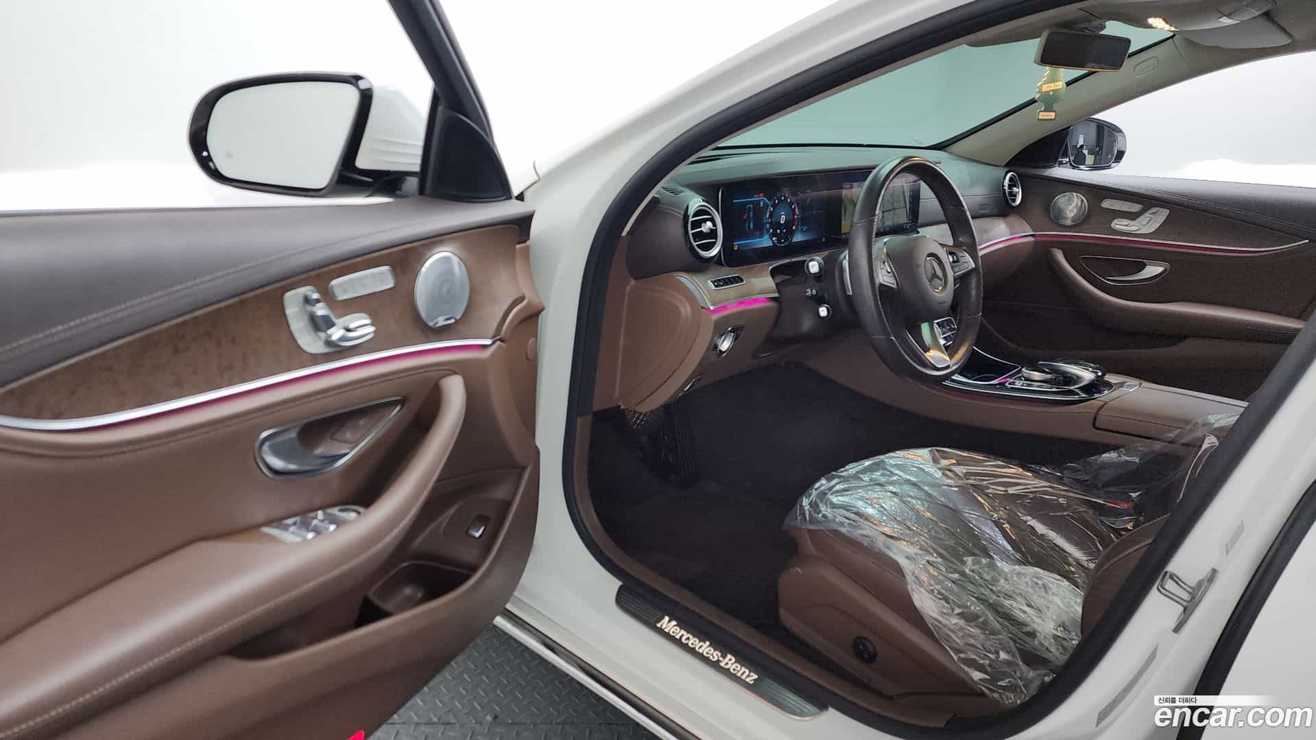 E-Class Mercedes-Benz 2017.10-INNER-010