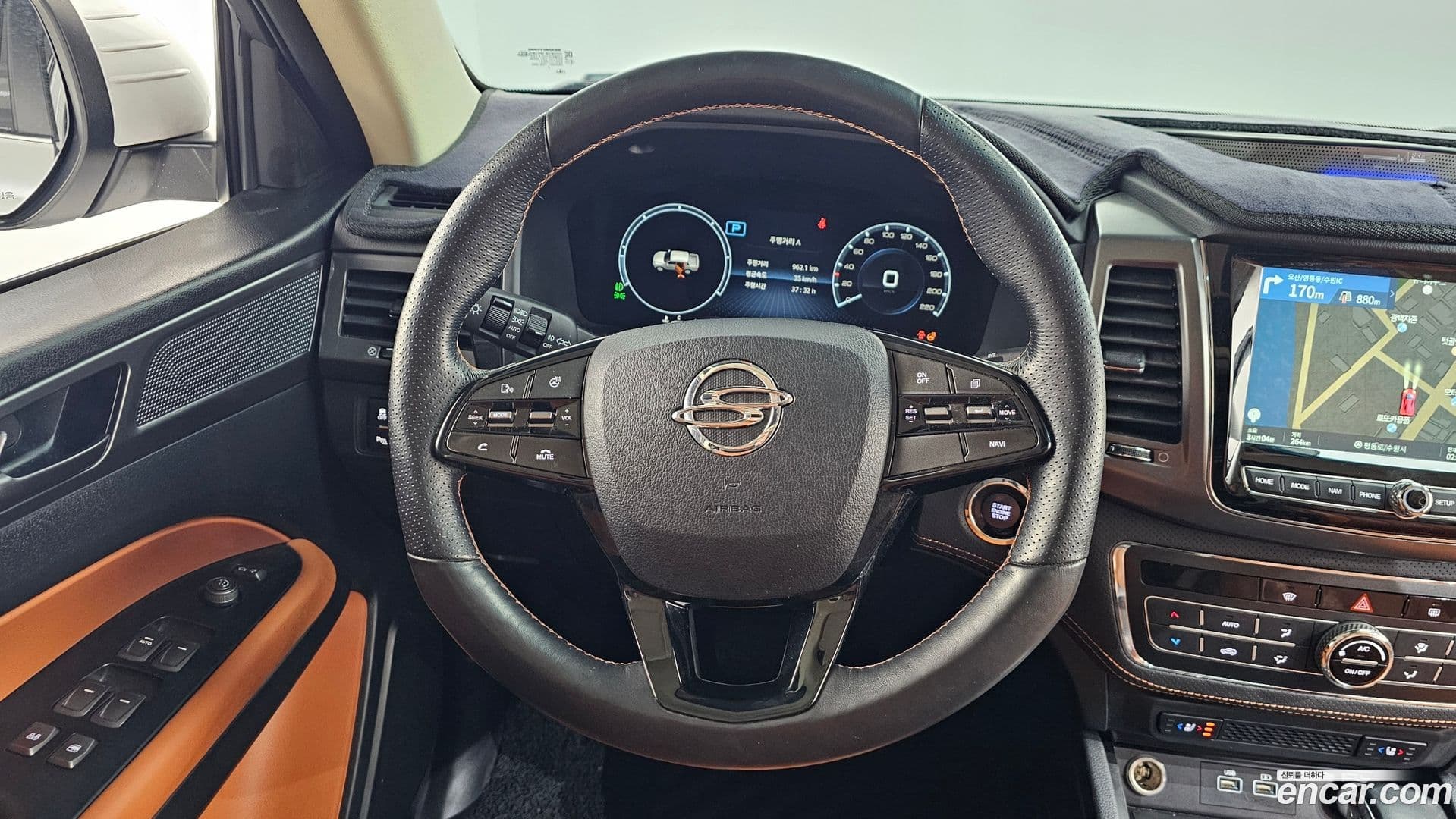 Main__Slider__Photo:Rexton KG_Mobility_Ssangyong 2023.0-12