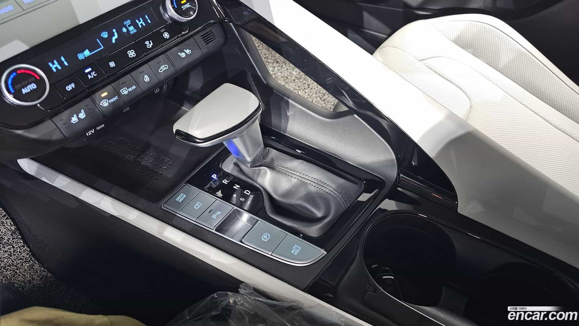 AVANTE Hyundai 2022.11-INNER-009